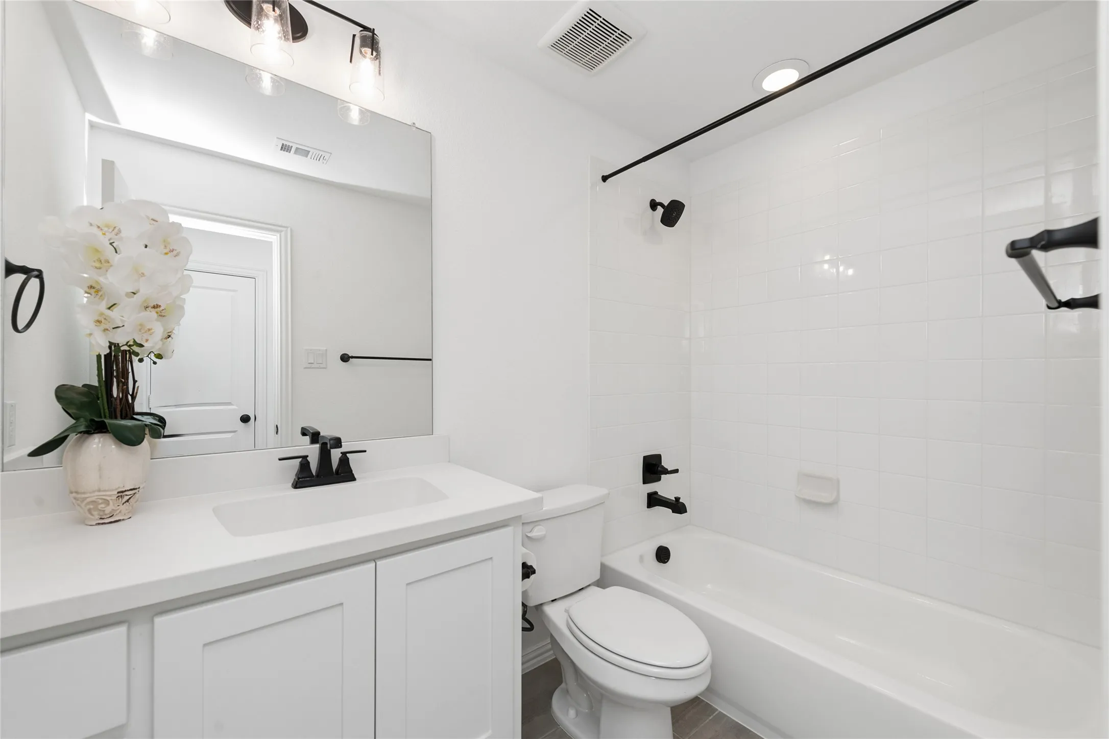 Single Family Residence For Rent in Denton County , 4550 Mayfield Drive, Prosper, Texas 75078, 4 Bedroom, 5 Bathroom, 3 Garage spaces, 3,703 Sqft, built in 2023, mls#21386951, Real Estate Agent in Prosper, Homes For Rent in Denton county, Homes For Rent in Prosper, Realtor in Prosper Texas, Real Estate Brokerage Independent Realty Texas, Luminita Cordes Realtor