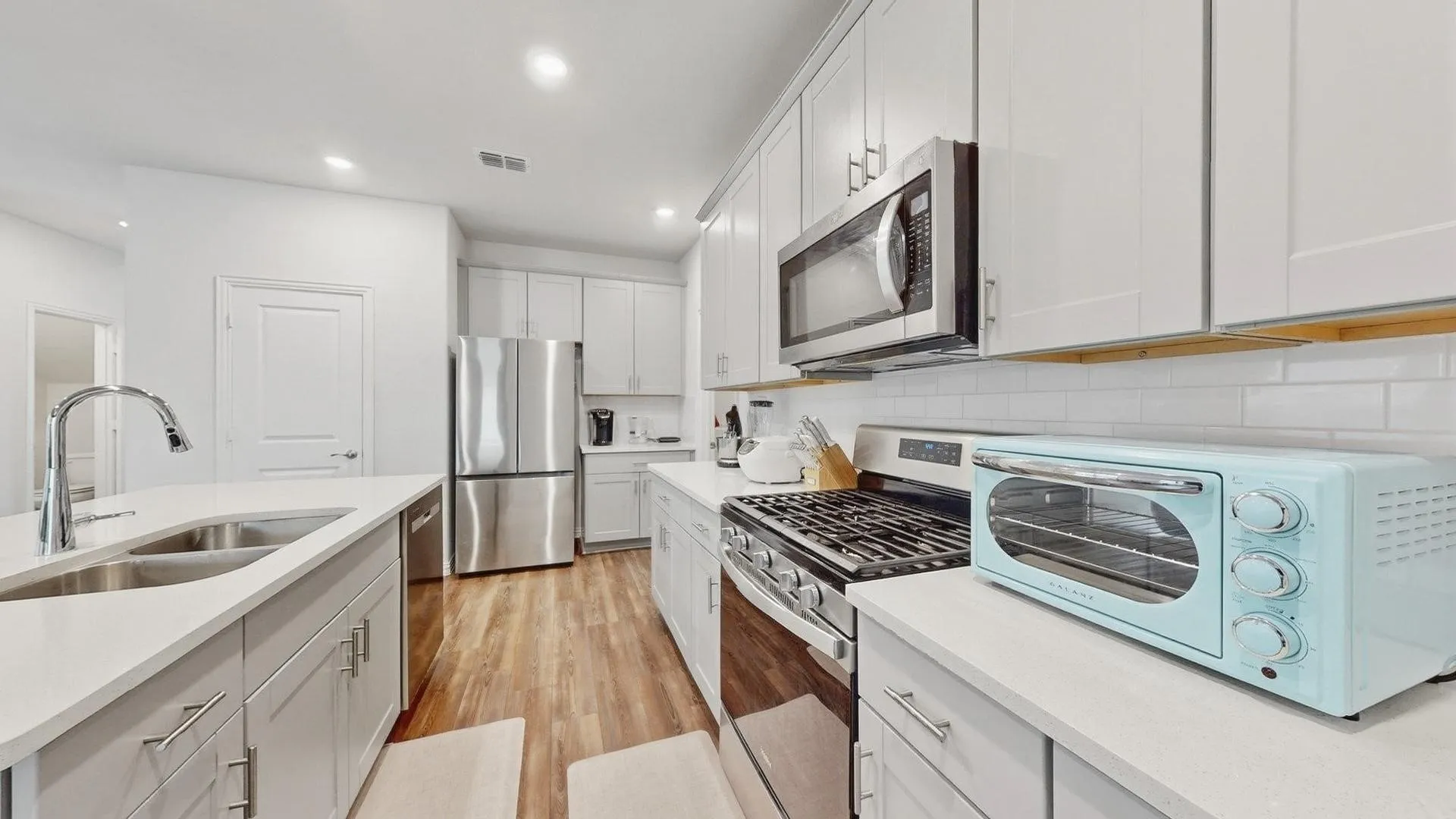 Single Family Residence For Rent in Kaufman County , 2108 River Pine Road, Forney, Texas 75126, 4 Bedroom, 3 Bathroom, 2 Garage spaces, 2,253 Sqft, built in 2022, mls#21386952, Real Estate Agent in Forney, Homes For Rent in Kaufman county, Homes For Rent in Forney, Realtor in Forney Texas, Real Estate Brokerage Independent Realty Texas, Luminita Cordes Realtor