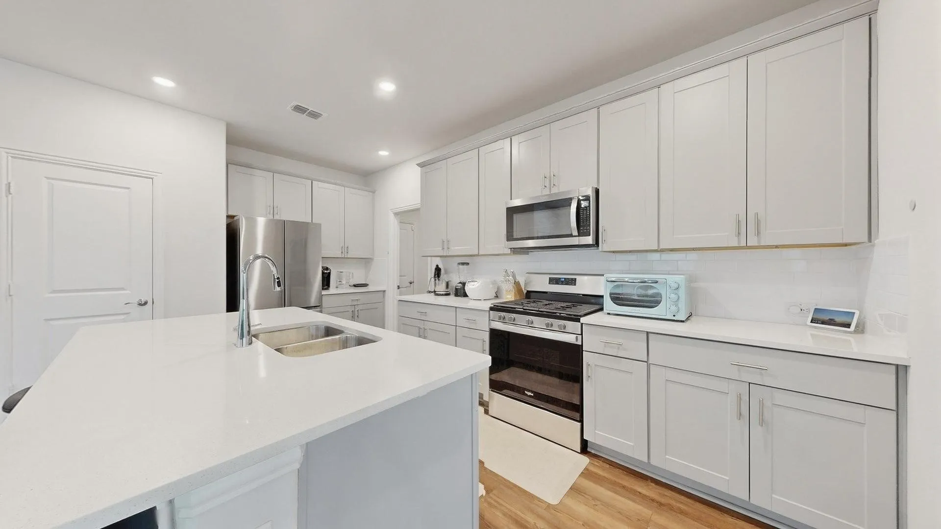 Single Family Residence For Rent in Kaufman County , 2108 River Pine Road, Forney, Texas 75126, 4 Bedroom, 3 Bathroom, 2 Garage spaces, 2,253 Sqft, built in 2022, mls#21386952, Real Estate Agent in Forney, Homes For Rent in Kaufman county, Homes For Rent in Forney, Realtor in Forney Texas, Real Estate Brokerage Independent Realty Texas, Luminita Cordes Realtor
