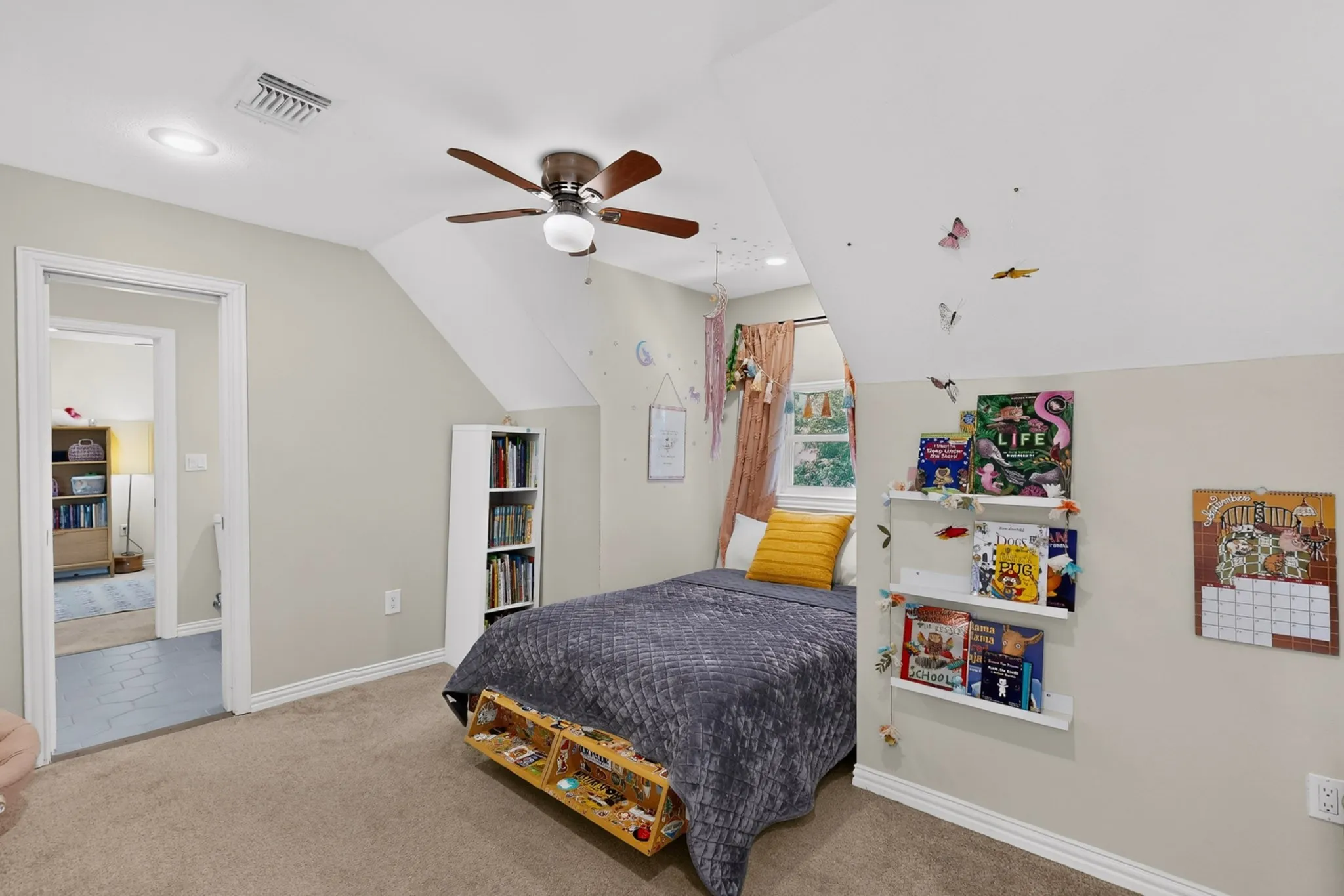 Single Family Residence For Sale in Dallas County , 633 Strong Street, Dallas, Texas 75208, 4 Bedroom, 3 Bathroom, Garage spaces, 2,210 Sqft, built in 1950, mls#21386384, Real Estate Agent in Dallas, Homes For Sale in Dallas county, Homes For Sale in Dallas, Realtor in Dallas Texas, Real Estate Brokerage Independent Realty Texas, Luminita Cordes Realtor