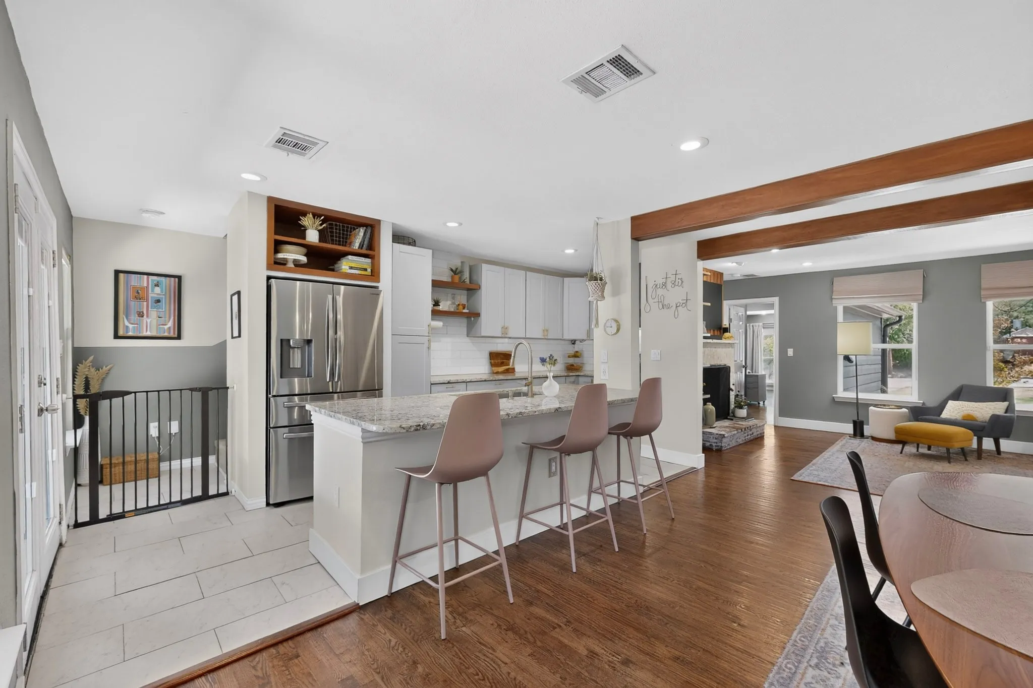 Single Family Residence For Sale in Dallas County , 633 Strong Street, Dallas, Texas 75208, 4 Bedroom, 3 Bathroom, Garage spaces, 2,210 Sqft, built in 1950, mls#21386384, Real Estate Agent in Dallas, Homes For Sale in Dallas county, Homes For Sale in Dallas, Realtor in Dallas Texas, Real Estate Brokerage Independent Realty Texas, Luminita Cordes Realtor