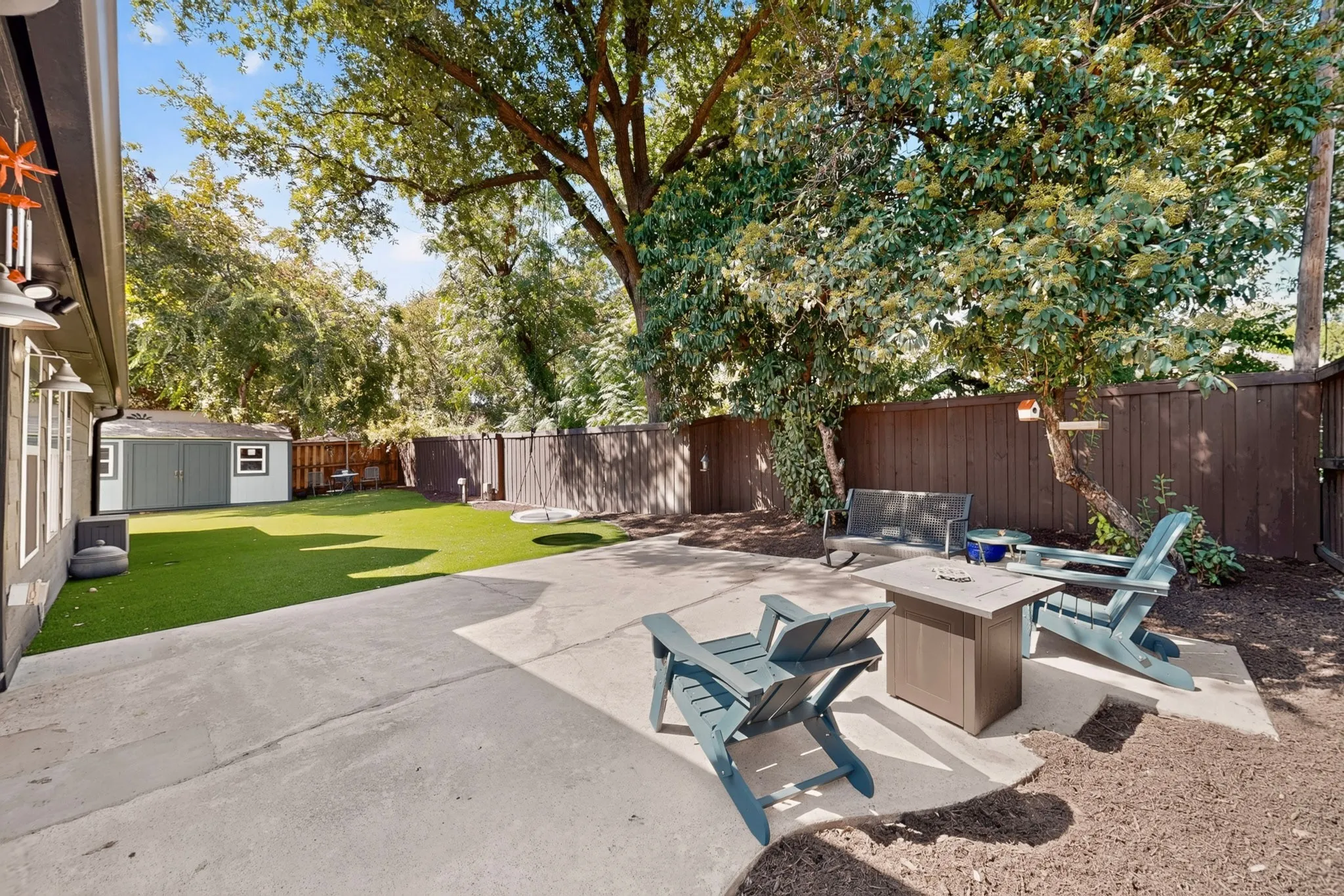 Single Family Residence For Sale in Dallas County , 633 Strong Street, Dallas, Texas 75208, 4 Bedroom, 3 Bathroom, Garage spaces, 2,210 Sqft, built in 1950, mls#21386384, Real Estate Agent in Dallas, Homes For Sale in Dallas county, Homes For Sale in Dallas, Realtor in Dallas Texas, Real Estate Brokerage Independent Realty Texas, Luminita Cordes Realtor