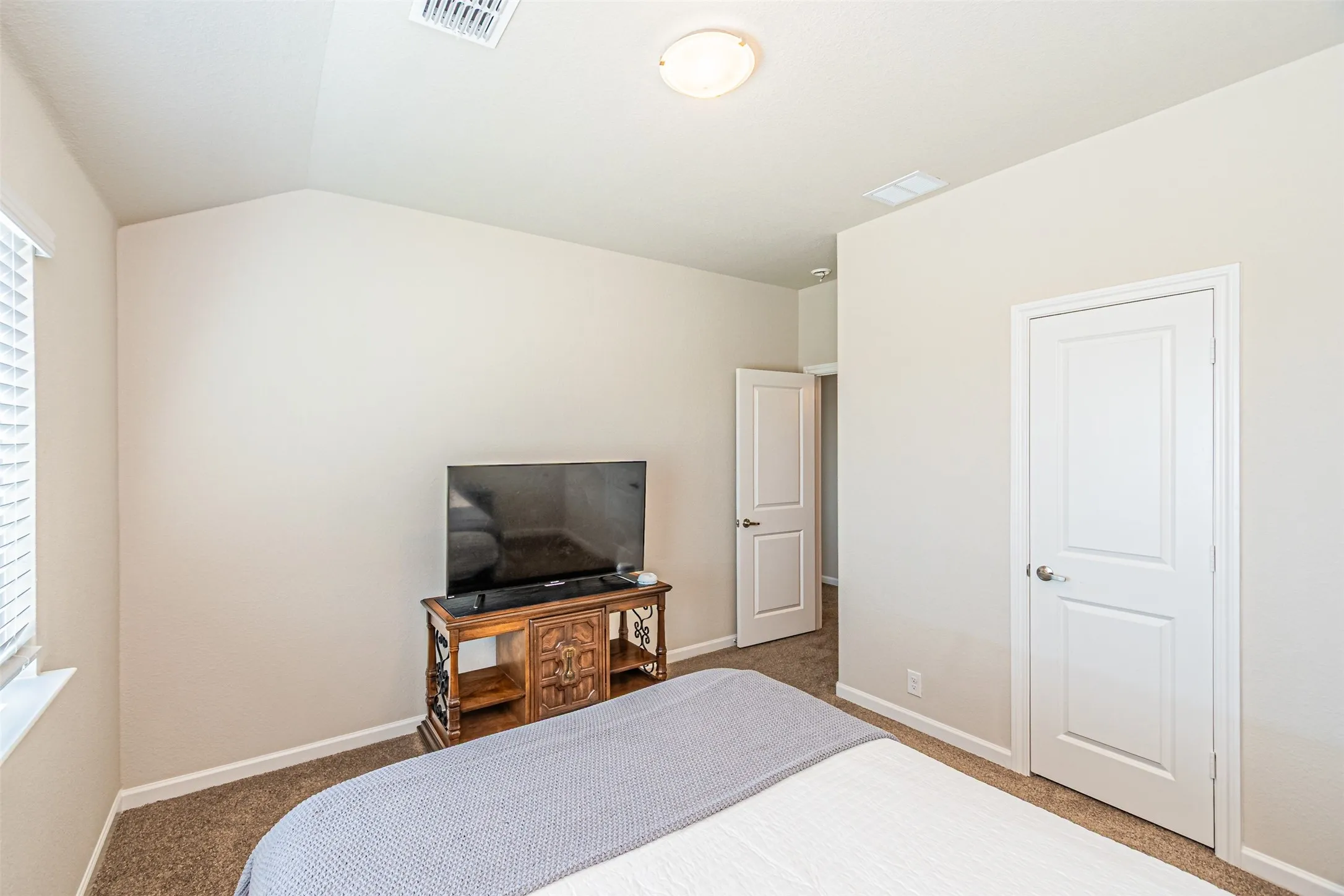 Single Family Residence For Sale in Johnson County , 1104 Goldenrod Drive, Godley, Texas 76044, 4 Bedroom, 4 Bathroom, 2 Garage spaces, 2,582 Sqft, built in 2023, mls#21385241, Real Estate Agent in Godley, Homes For Sale in Johnson county, Homes For Sale in Godley, Realtor in Godley Texas, Real Estate Brokerage Independent Realty Texas, Luminita Cordes Realtor