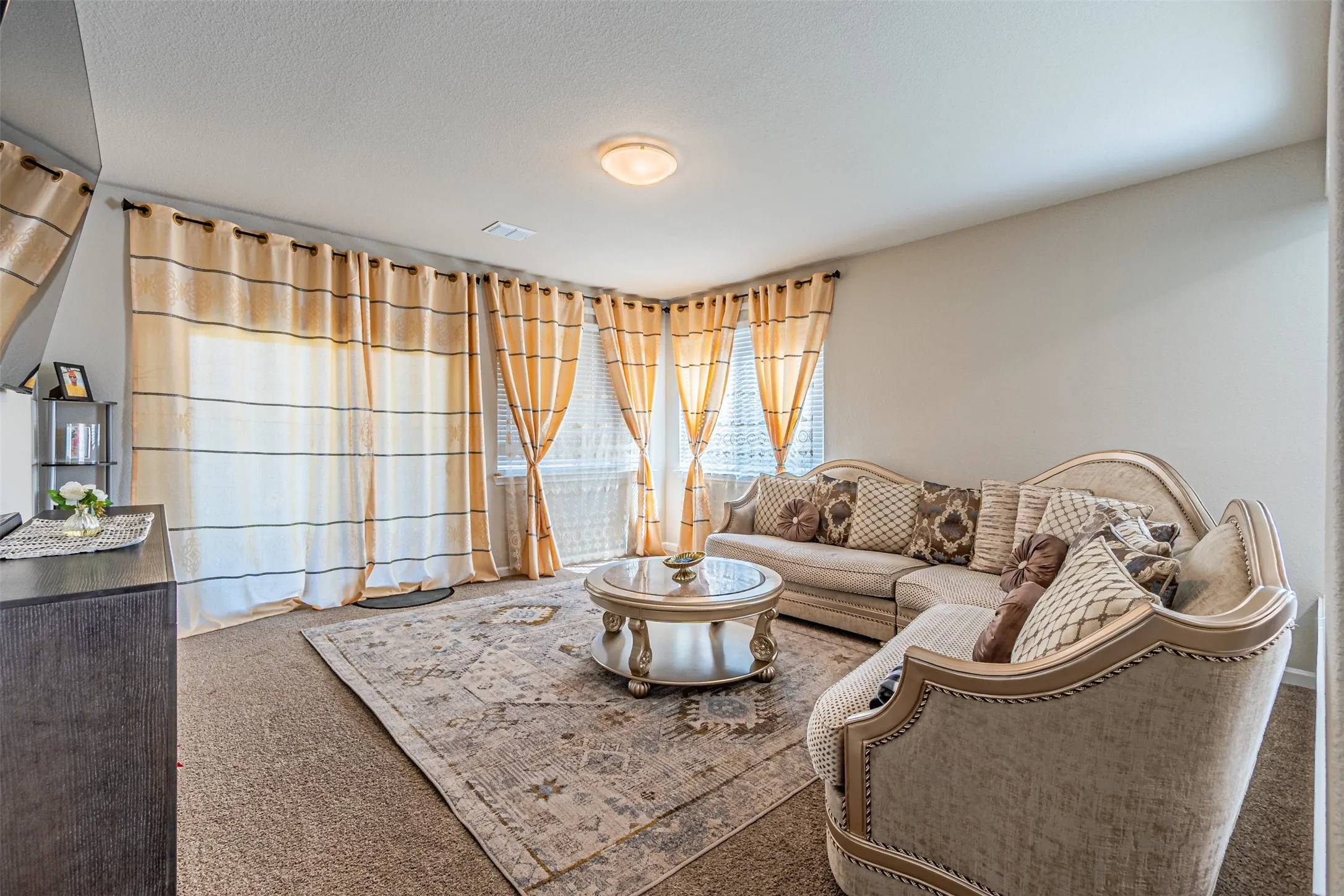Single Family Residence For Sale in Johnson County , 1104 Goldenrod Drive, Godley, Texas 76044, 4 Bedroom, 4 Bathroom, 2 Garage spaces, 2,582 Sqft, built in 2023, mls#21385241, Real Estate Agent in Godley, Homes For Sale in Johnson county, Homes For Sale in Godley, Realtor in Godley Texas, Real Estate Brokerage Independent Realty Texas, Luminita Cordes Realtor