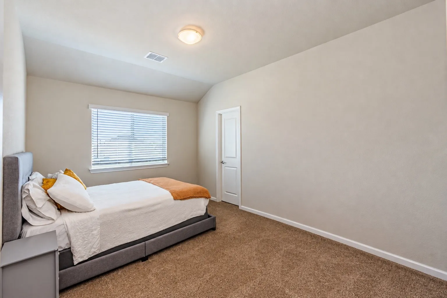 Single Family Residence For Sale in Johnson County , 1104 Goldenrod Drive, Godley, Texas 76044, 4 Bedroom, 4 Bathroom, 2 Garage spaces, 2,582 Sqft, built in 2023, mls#21385241, Real Estate Agent in Godley, Homes For Sale in Johnson county, Homes For Sale in Godley, Realtor in Godley Texas, Real Estate Brokerage Independent Realty Texas, Luminita Cordes Realtor