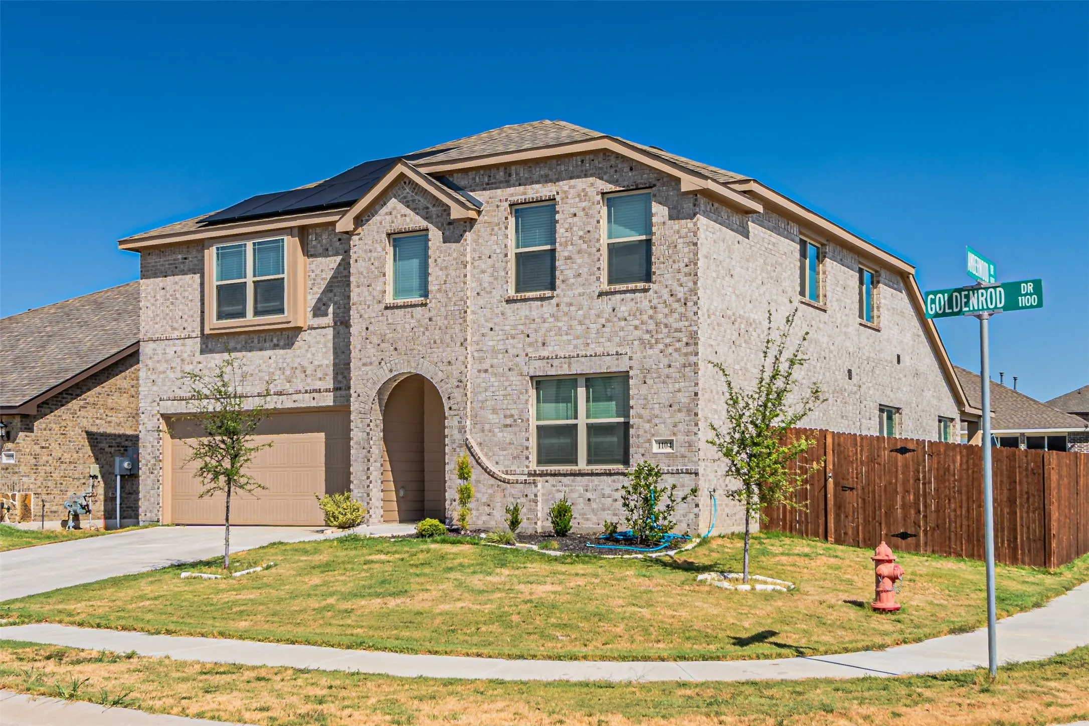 Single Family Residence For Sale in Johnson County , 1104 Goldenrod Drive, Godley, Texas 76044, 4 Bedroom, 4 Bathroom, 2 Garage spaces, 2,582 Sqft, built in 2023, mls#21385241, Real Estate Agent in Godley, Homes For Sale in Johnson county, Homes For Sale in Godley, Realtor in Godley Texas, Real Estate Brokerage Independent Realty Texas, Luminita Cordes Realtor