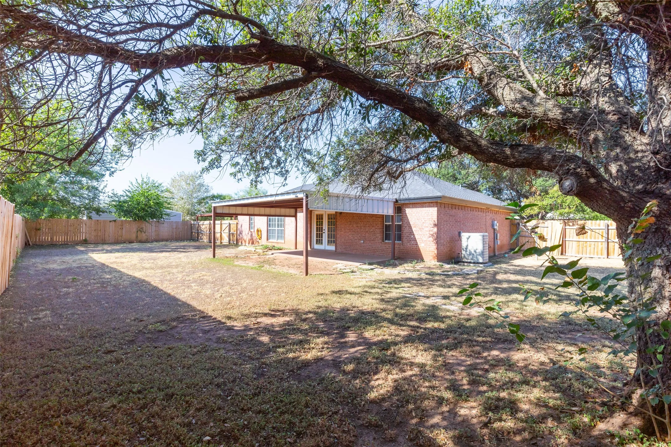 Single Family Residence For Sale in Taylor County , 717 Groves Road, Tuscola, Texas 79562, 3 Bedroom, 2 Bathroom, Garage spaces, 1,341 Sqft, built in 2000, mls#21380967, Real Estate Agent in Tuscola, Homes For Sale in Taylor county, Homes For Sale in Tuscola, Realtor in Tuscola Texas, Real Estate Brokerage Independent Realty Texas, Luminita Cordes Realtor