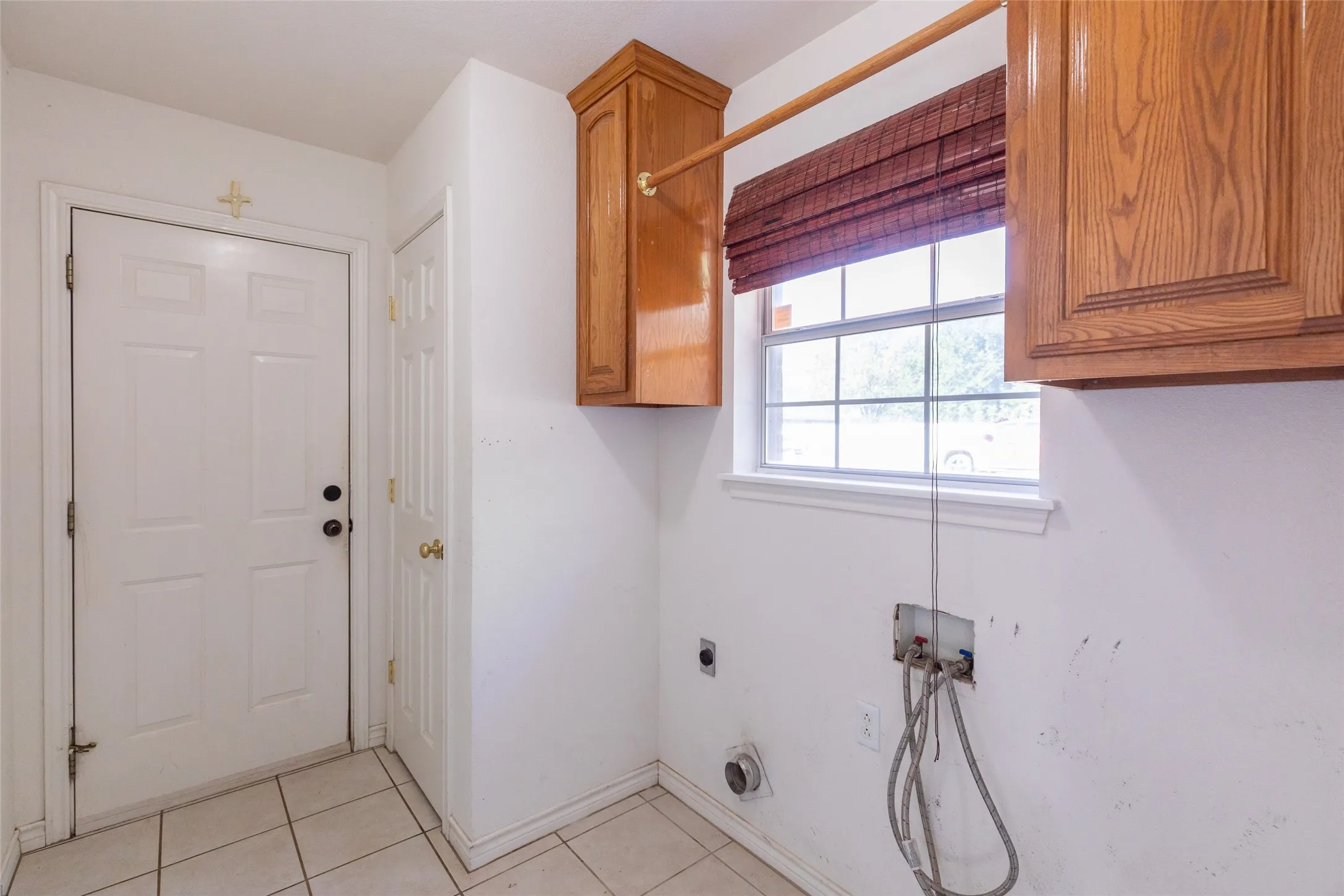 Single Family Residence For Sale in Taylor County , 717 Groves Road, Tuscola, Texas 79562, 3 Bedroom, 2 Bathroom, Garage spaces, 1,341 Sqft, built in 2000, mls#21380967, Real Estate Agent in Tuscola, Homes For Sale in Taylor county, Homes For Sale in Tuscola, Realtor in Tuscola Texas, Real Estate Brokerage Independent Realty Texas, Luminita Cordes Realtor