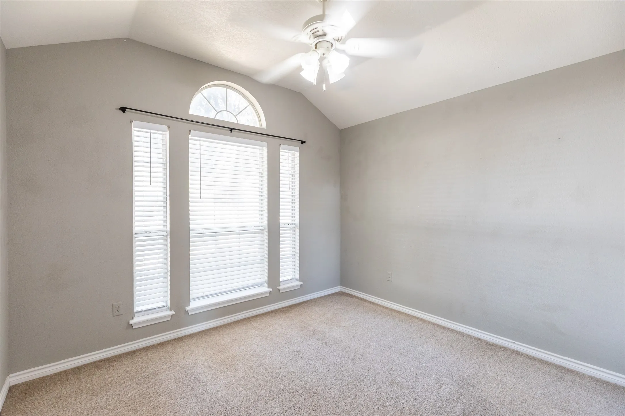 Single Family Residence For Sale in Taylor County , 717 Groves Road, Tuscola, Texas 79562, 3 Bedroom, 2 Bathroom, Garage spaces, 1,341 Sqft, built in 2000, mls#21380967, Real Estate Agent in Tuscola, Homes For Sale in Taylor county, Homes For Sale in Tuscola, Realtor in Tuscola Texas, Real Estate Brokerage Independent Realty Texas, Luminita Cordes Realtor