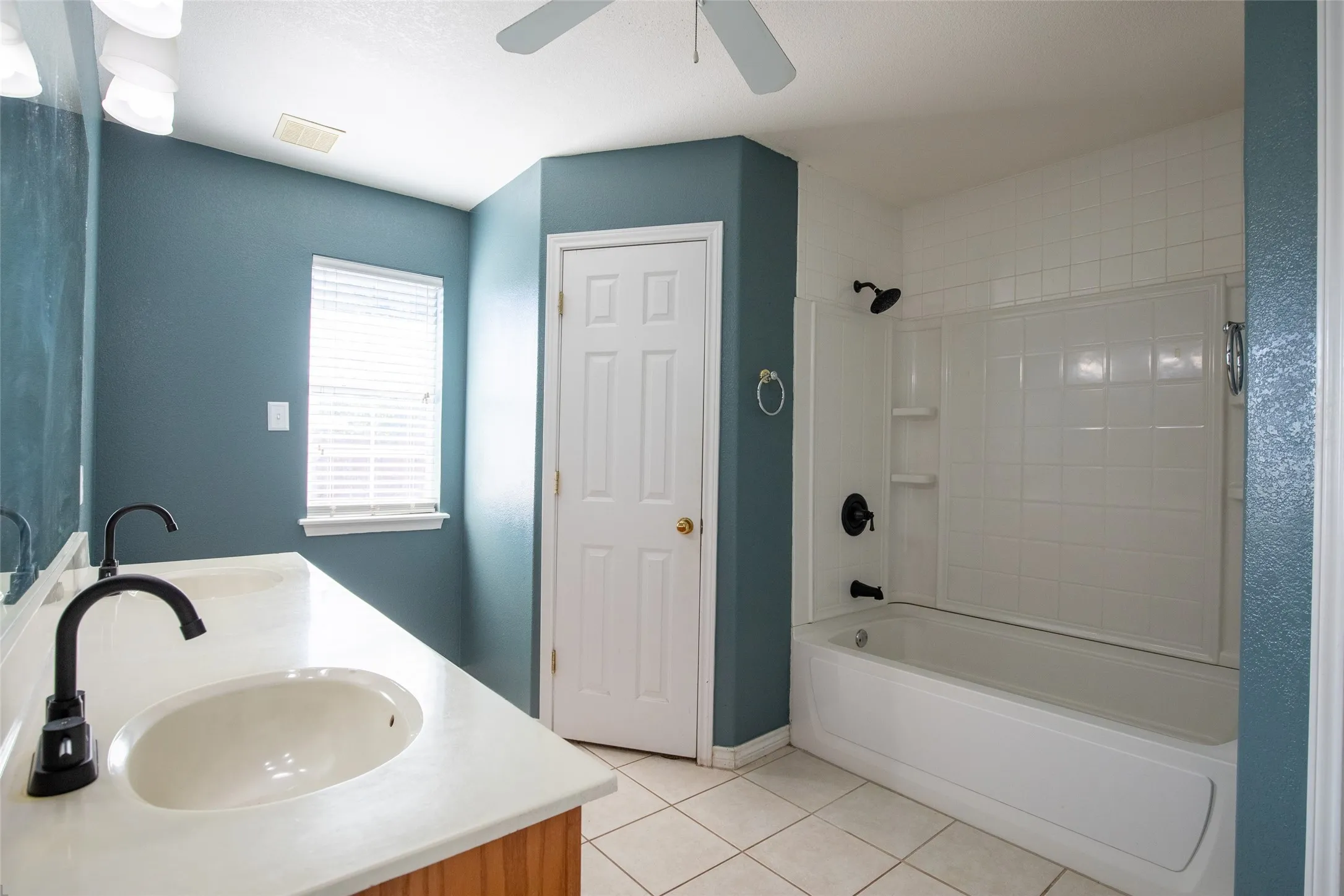 Single Family Residence For Sale in Taylor County , 717 Groves Road, Tuscola, Texas 79562, 3 Bedroom, 2 Bathroom, Garage spaces, 1,341 Sqft, built in 2000, mls#21380967, Real Estate Agent in Tuscola, Homes For Sale in Taylor county, Homes For Sale in Tuscola, Realtor in Tuscola Texas, Real Estate Brokerage Independent Realty Texas, Luminita Cordes Realtor