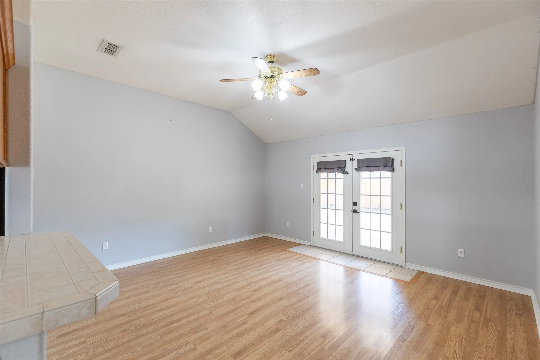 Single Family Residence For Sale in Taylor County , 717 Groves Road, Tuscola, Texas 79562, 3 Bedroom, 2 Bathroom, Garage spaces, 1,341 Sqft, built in 2000, mls#21380967, Real Estate Agent in Tuscola, Homes For Sale in Taylor county, Homes For Sale in Tuscola, Realtor in Tuscola Texas, Real Estate Brokerage Independent Realty Texas, Luminita Cordes Realtor