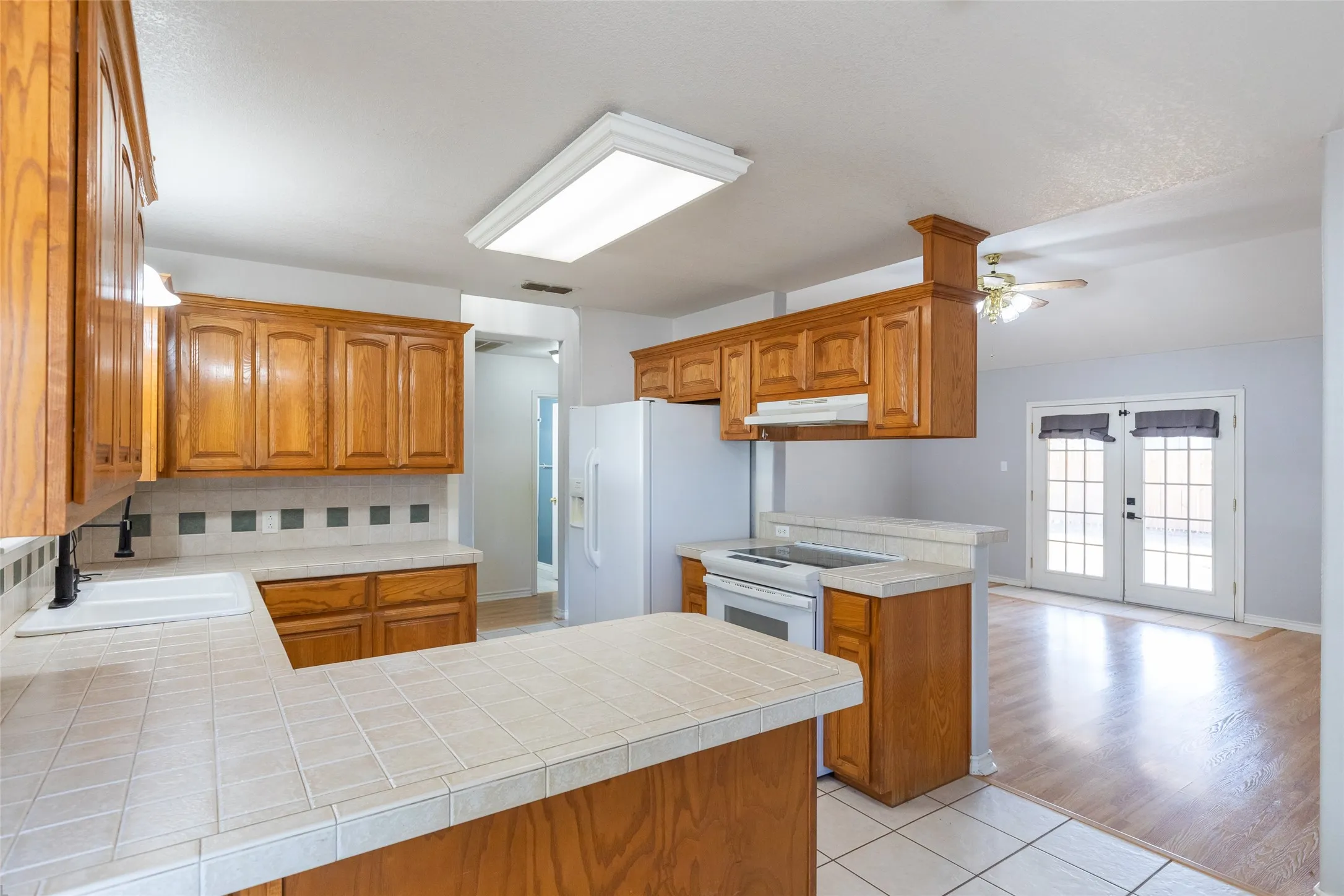 Single Family Residence For Sale in Taylor County , 717 Groves Road, Tuscola, Texas 79562, 3 Bedroom, 2 Bathroom, Garage spaces, 1,341 Sqft, built in 2000, mls#21380967, Real Estate Agent in Tuscola, Homes For Sale in Taylor county, Homes For Sale in Tuscola, Realtor in Tuscola Texas, Real Estate Brokerage Independent Realty Texas, Luminita Cordes Realtor