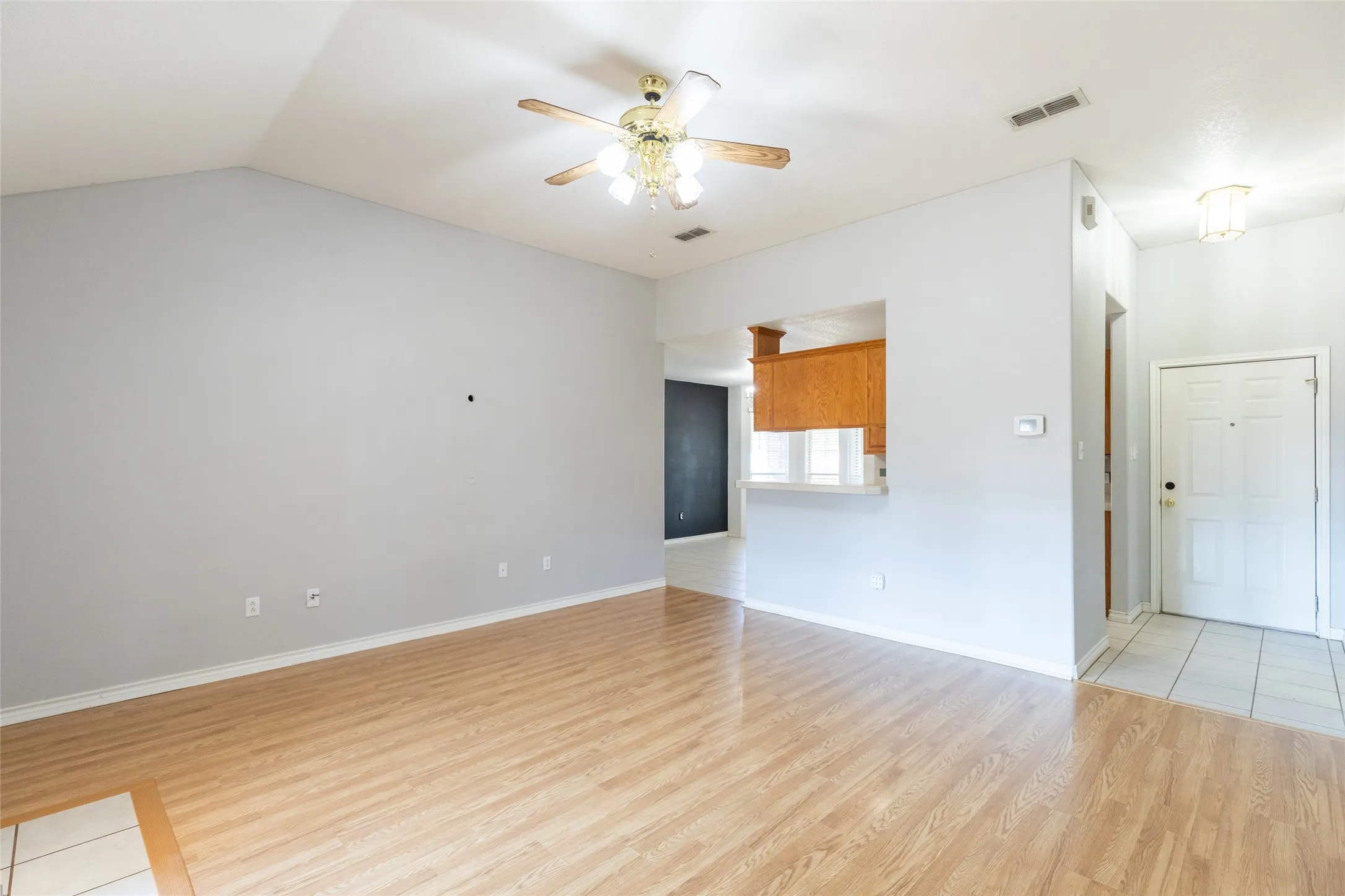 Single Family Residence For Sale in Taylor County , 717 Groves Road, Tuscola, Texas 79562, 3 Bedroom, 2 Bathroom, Garage spaces, 1,341 Sqft, built in 2000, mls#21380967, Real Estate Agent in Tuscola, Homes For Sale in Taylor county, Homes For Sale in Tuscola, Realtor in Tuscola Texas, Real Estate Brokerage Independent Realty Texas, Luminita Cordes Realtor