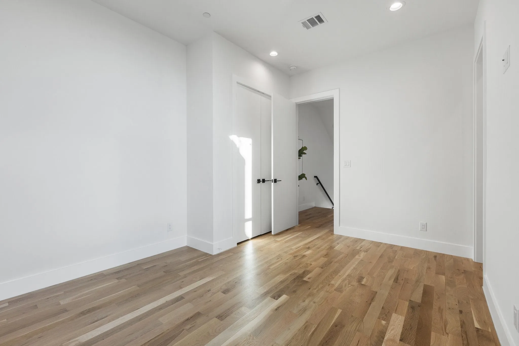 Townhouse For Sale in Dallas County , 4330 Dickason Avenue 102, Dallas, Texas 75219, 3 Bedroom, 4 Bathroom, 2 Garage spaces, 2,370 Sqft, built in 2025, mls#21386734, Real Estate Agent in Dallas, Homes For Sale in Dallas county, Homes For Sale in Dallas, Realtor in Dallas Texas, Real Estate Brokerage Independent Realty Texas, Luminita Cordes Realtor