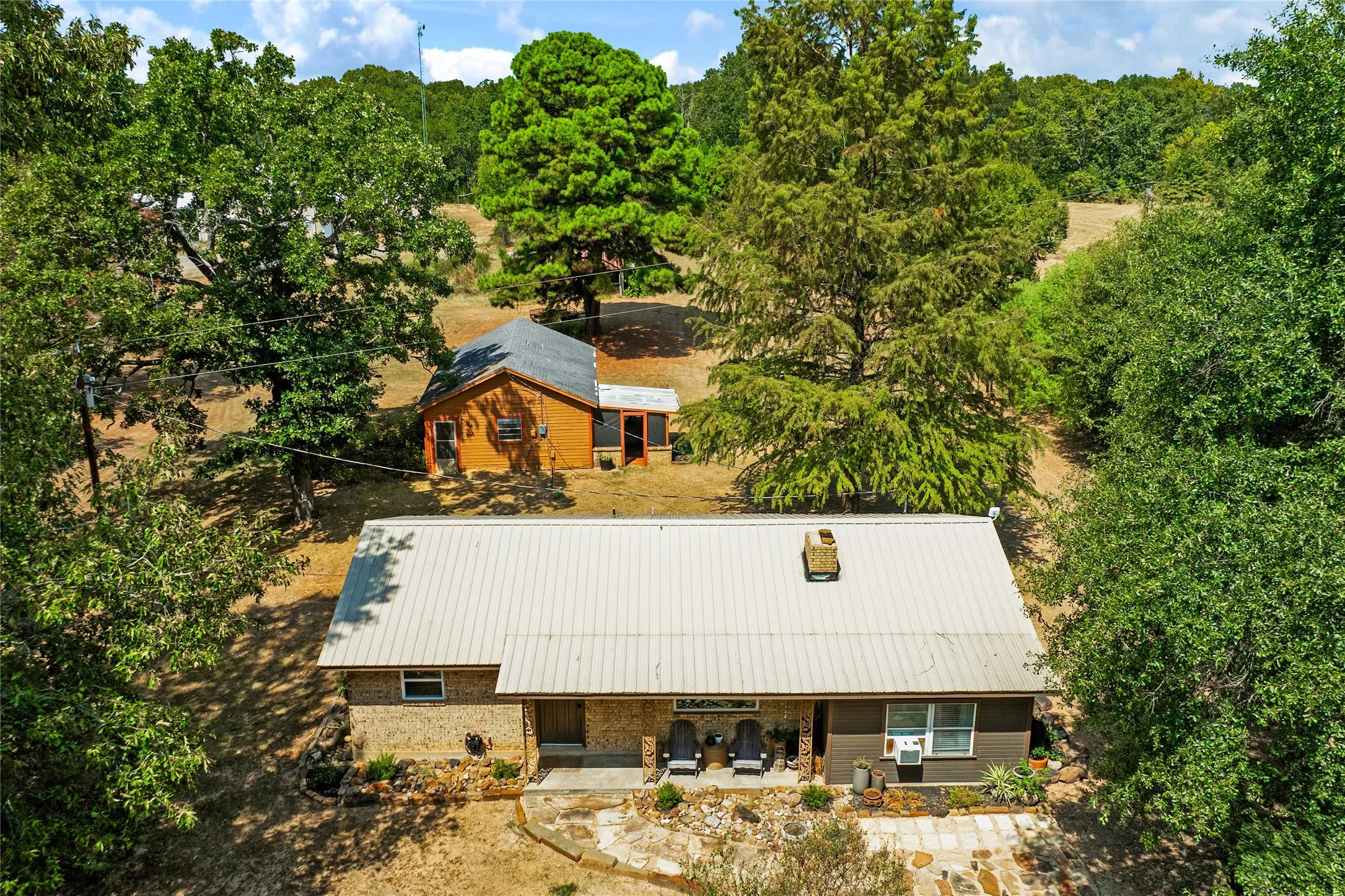 Single Family Residence For Sale in Lamar County , 506 County Road 34710, Paris, Texas 75460, 3 Bedroom, 1 Bathroom, 2 Garage spaces, 1,288 Sqft, built in 0, mls#21380991, Real Estate Agent in Paris, Homes For Sale in Lamar county, Homes For Sale in Paris, Realtor in Paris Texas, Real Estate Brokerage Independent Realty Texas, Luminita Cordes Realtor