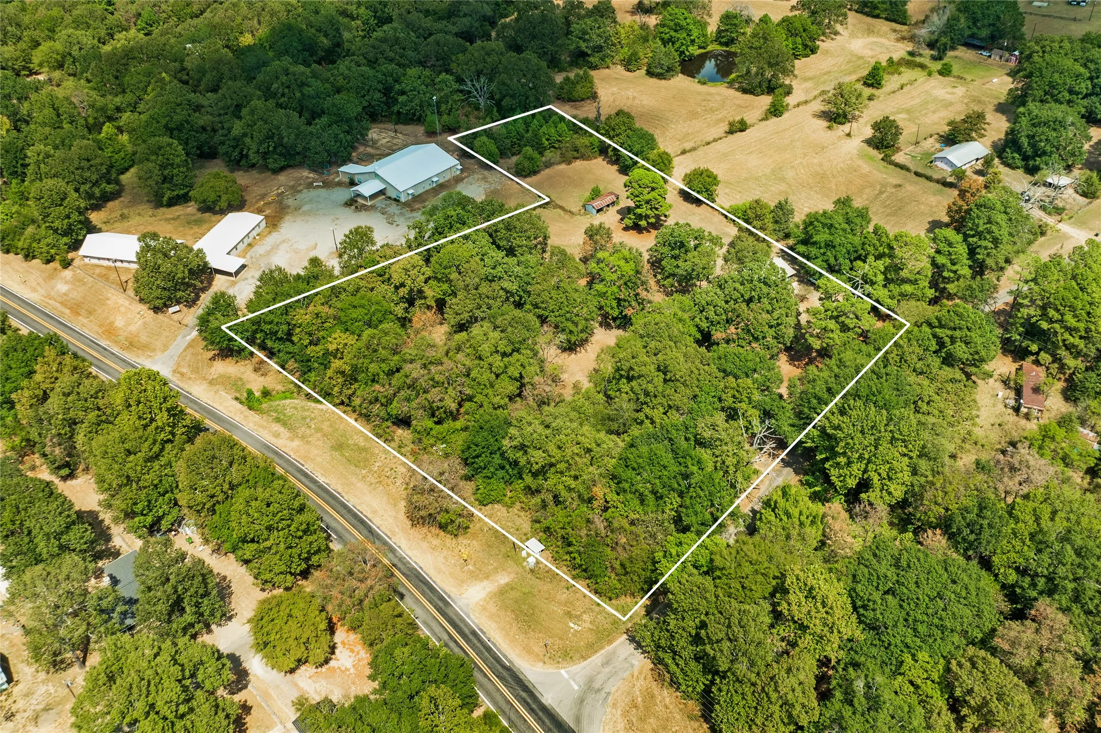 Single Family Residence For Sale in Lamar County , 506 County Road 34710, Paris, Texas 75460, 3 Bedroom, 1 Bathroom, 2 Garage spaces, 1,288 Sqft, built in 0, mls#21380991, Real Estate Agent in Paris, Homes For Sale in Lamar county, Homes For Sale in Paris, Realtor in Paris Texas, Real Estate Brokerage Independent Realty Texas, Luminita Cordes Realtor