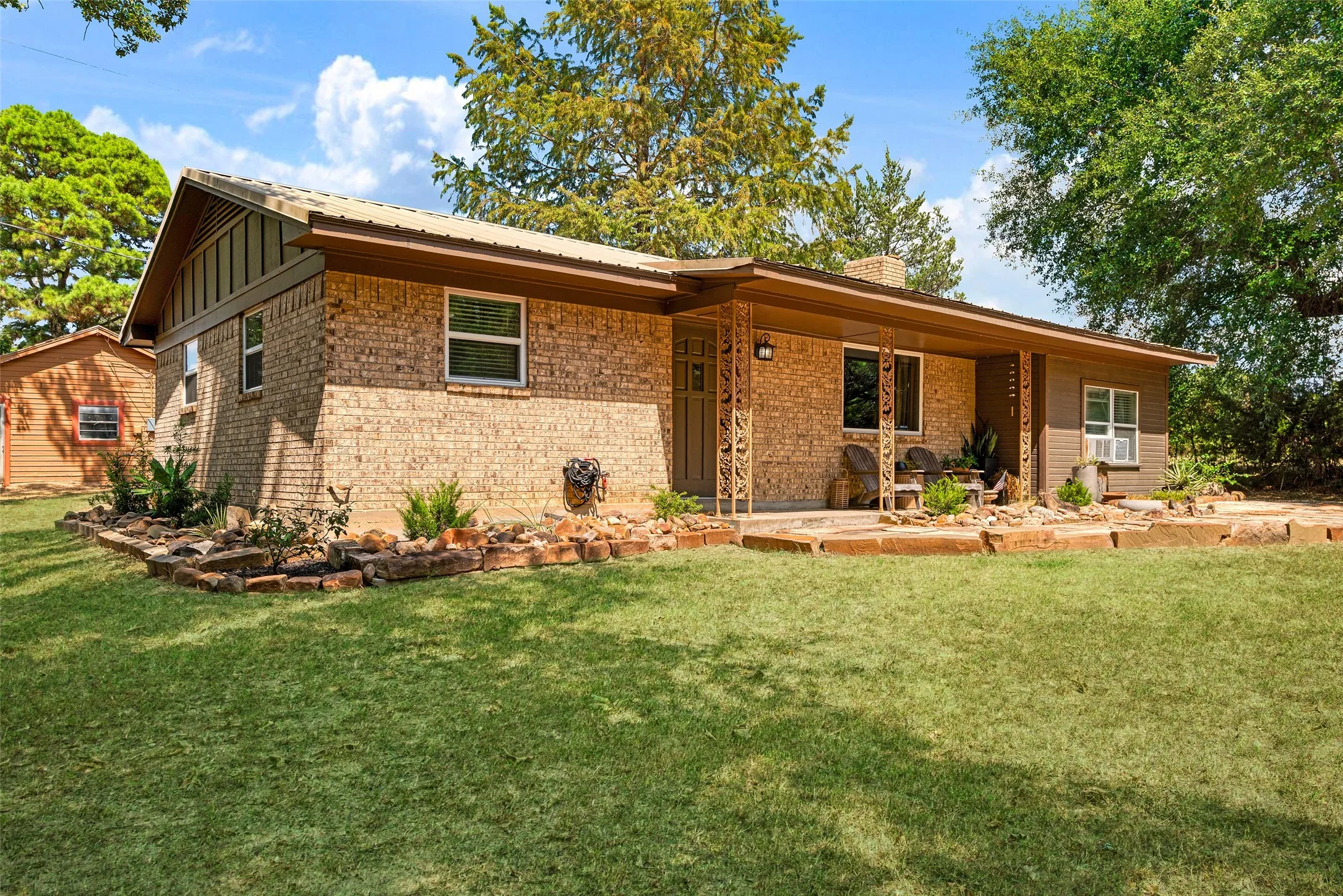 Single Family Residence For Sale in Lamar County , 506 County Road 34710, Paris, Texas 75460, 3 Bedroom, 1 Bathroom, 2 Garage spaces, 1,288 Sqft, built in 0, mls#21380991, Real Estate Agent in Paris, Homes For Sale in Lamar county, Homes For Sale in Paris, Realtor in Paris Texas, Real Estate Brokerage Independent Realty Texas, Luminita Cordes Realtor