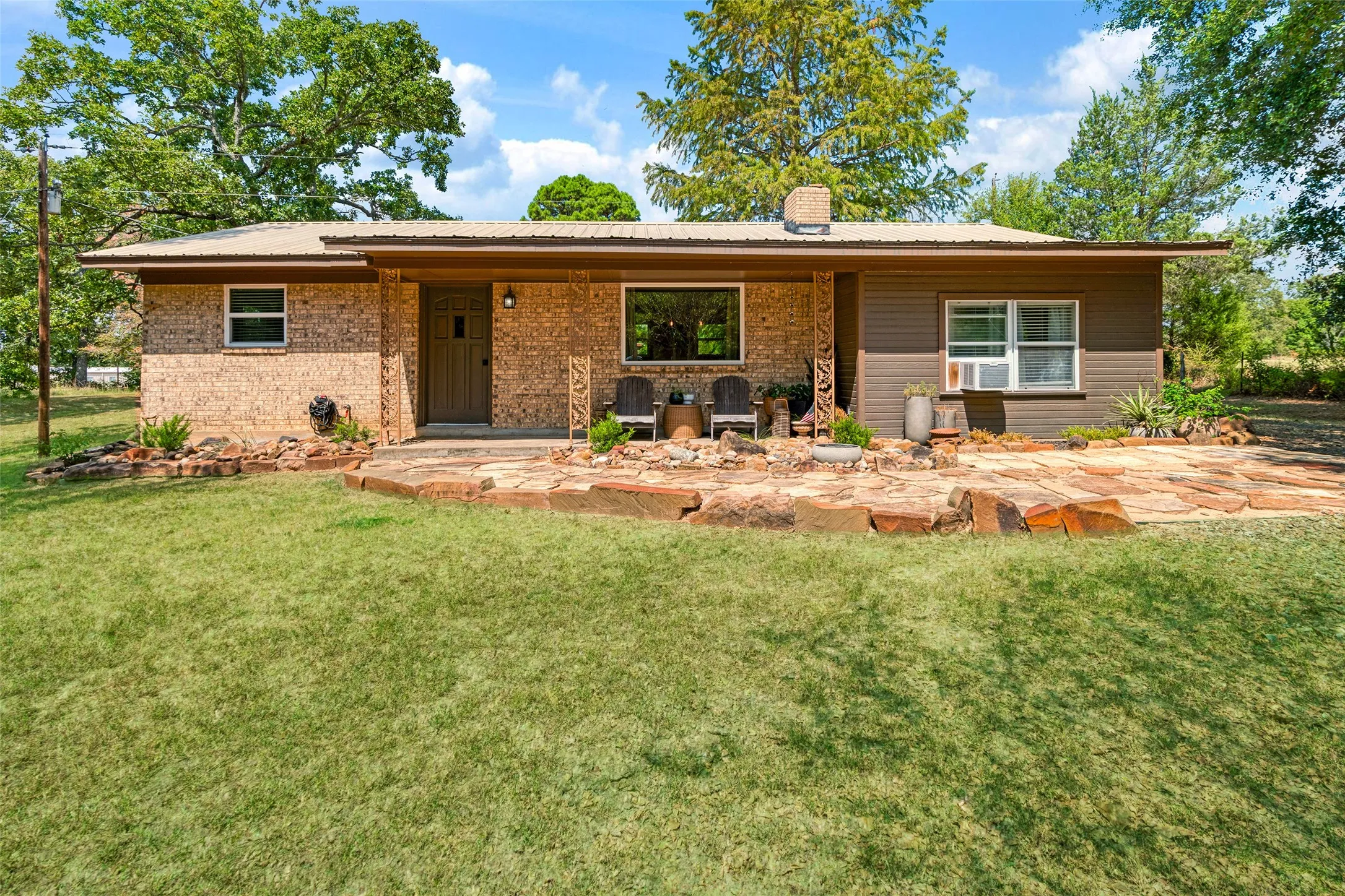 Single Family Residence For Sale in Lamar County , 506 County Road 34710, Paris, Texas 75460, 3 Bedroom, 1 Bathroom, 2 Garage spaces, 1,288 Sqft, built in 0, mls#21380991, Real Estate Agent in Paris, Homes For Sale in Lamar county, Homes For Sale in Paris, Realtor in Paris Texas, Real Estate Brokerage Independent Realty Texas, Luminita Cordes Realtor