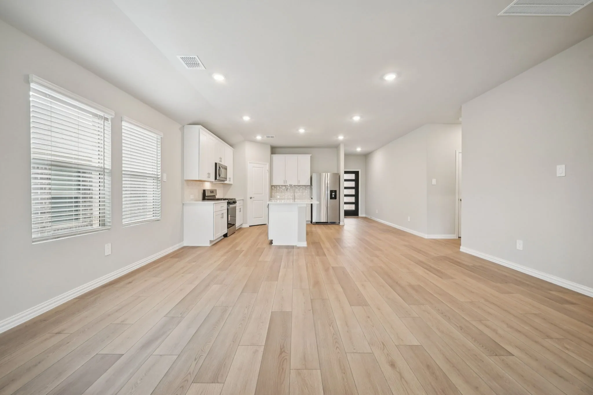 Photo is not of the actual home, but is an inspirational photo of builder’s model home and may depict options, furnishings, and/or decorator features that are not included.