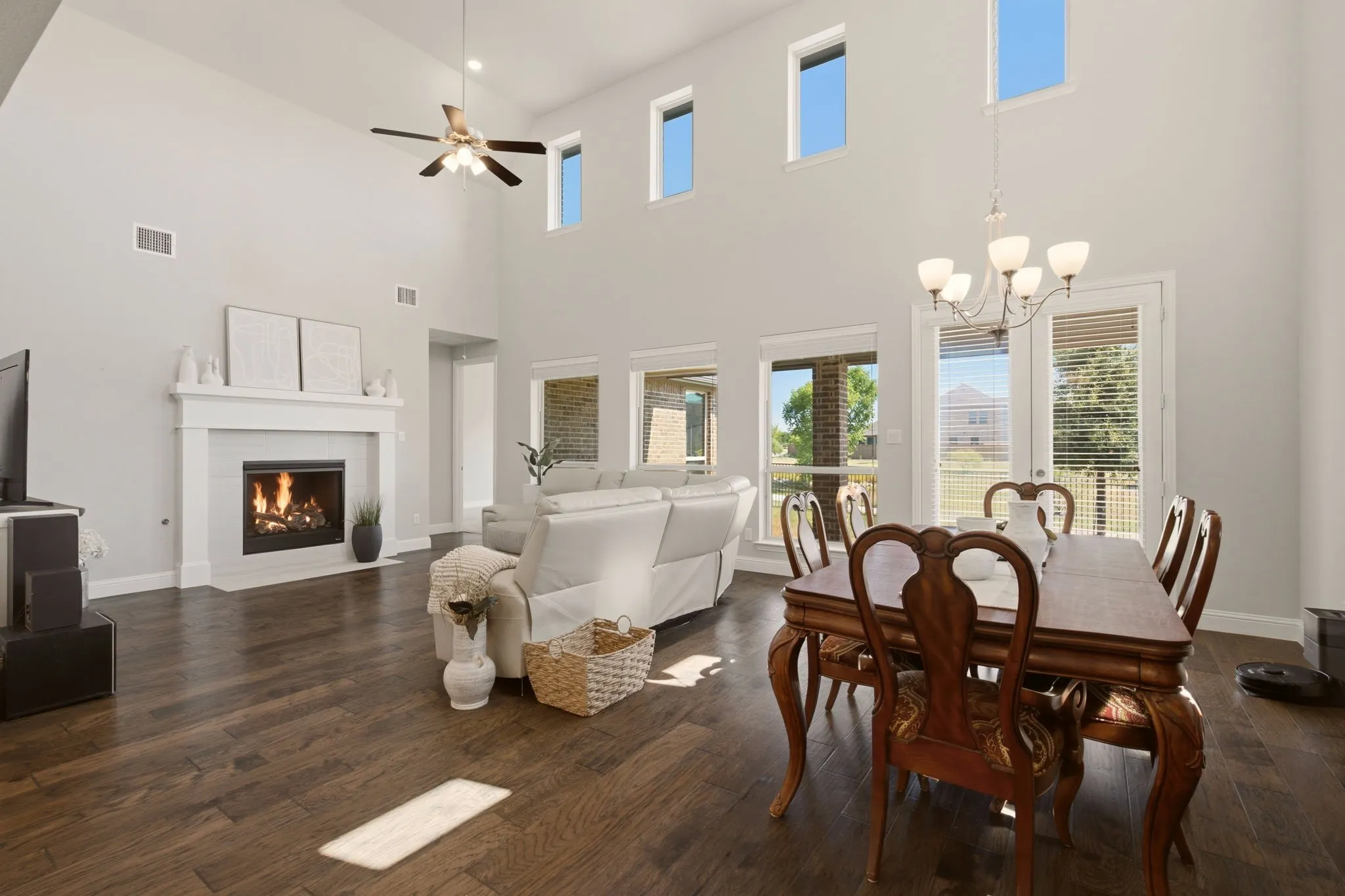 Single Family Residence For Sale in Collin County , 704 Corner Post Path, Celina, Texas 75009, 4 Bedroom, 3 Bathroom, 2 Garage spaces, 3,263 Sqft, built in 2020, mls#21386891, Real Estate Agent in Celina, Homes For Sale in Collin county, Homes For Sale in Celina, Realtor in Celina Texas, Real Estate Brokerage Independent Realty Texas, Luminita Cordes Realtor