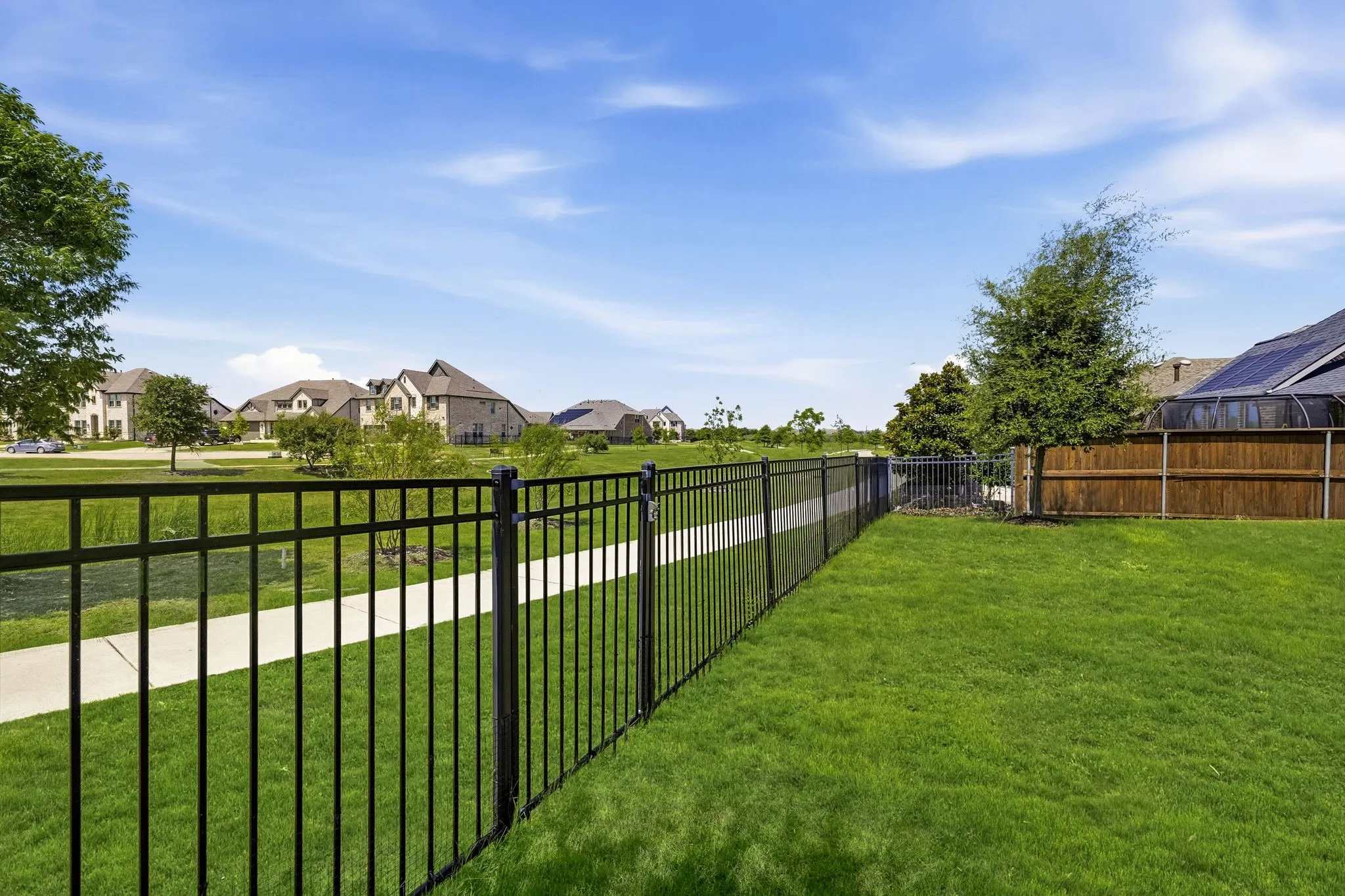 Single Family Residence For Sale in Collin County , 704 Corner Post Path, Celina, Texas 75009, 4 Bedroom, 3 Bathroom, 2 Garage spaces, 3,263 Sqft, built in 2020, mls#21386891, Real Estate Agent in Celina, Homes For Sale in Collin county, Homes For Sale in Celina, Realtor in Celina Texas, Real Estate Brokerage Independent Realty Texas, Luminita Cordes Realtor