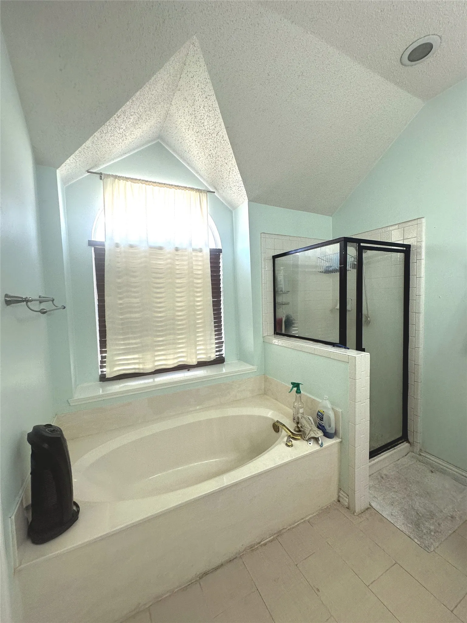 Single Family Residence For Sale in Dallas County , 1518 Northampton Drive, Rowlett, Texas 75089, 3 Bedroom, 2 Bathroom, 2 Garage spaces, 1,386 Sqft, built in 1992, mls#21386970, Real Estate Agent in Rowlett, Homes For Sale in Dallas county, Homes For Sale in Rowlett, Realtor in Rowlett Texas, Real Estate Brokerage Independent Realty Texas, Luminita Cordes Realtor