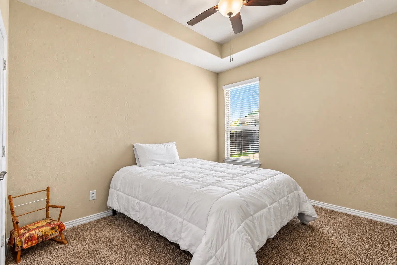 Single Family Residence For Sale in Tarrant County , 6825 San Antonio Drive, Fort Worth, Texas 76131, 3 Bedroom, 3 Bathroom, 3 Garage spaces, 2,583 Sqft, built in 2014, mls#21386440, Real Estate Agent in Fort Worth, Homes For Sale in Tarrant county, Homes For Sale in Fort Worth, Realtor in Fort Worth Texas, Real Estate Brokerage Independent Realty Texas, Luminita Cordes Realtor