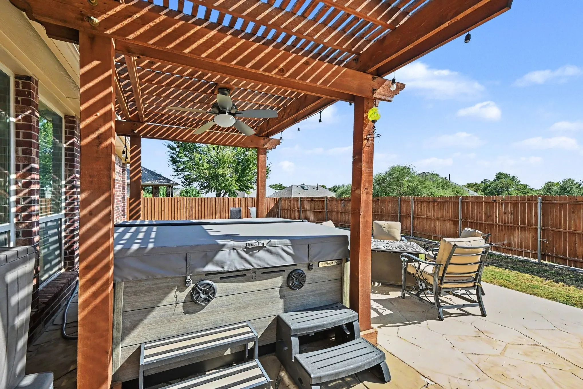 Single Family Residence For Sale in Tarrant County , 6825 San Antonio Drive, Fort Worth, Texas 76131, 3 Bedroom, 3 Bathroom, 3 Garage spaces, 2,583 Sqft, built in 2014, mls#21386440, Real Estate Agent in Fort Worth, Homes For Sale in Tarrant county, Homes For Sale in Fort Worth, Realtor in Fort Worth Texas, Real Estate Brokerage Independent Realty Texas, Luminita Cordes Realtor