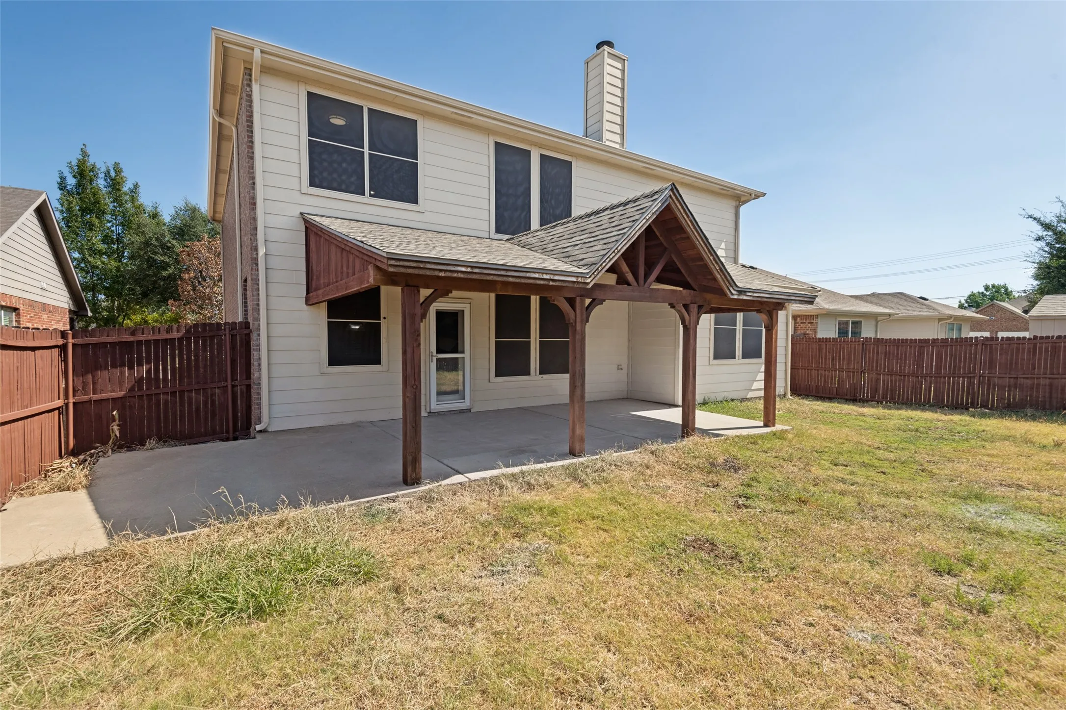 Single Family Residence For Sale in Kaufman County , 2003 Eagle Lake Drive, Forney, Texas 75126, 4 Bedroom, 3 Bathroom, 2 Garage spaces, 2,483 Sqft, built in 2009, mls#21385155, Real Estate Agent in Forney, Homes For Sale in Kaufman county, Homes For Sale in Forney, Realtor in Forney Texas, Real Estate Brokerage Independent Realty Texas, Luminita Cordes Realtor