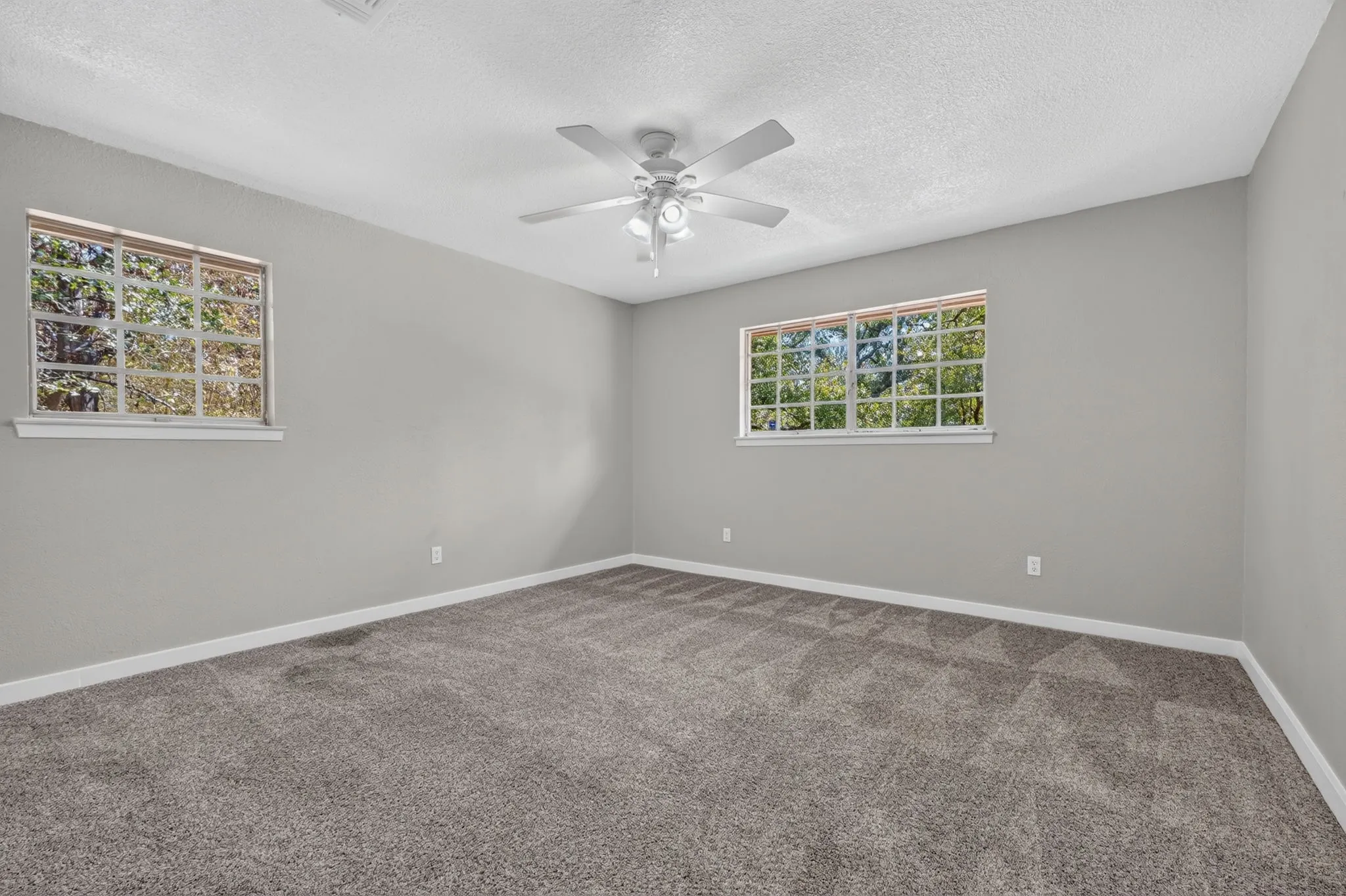 Single Family Residence For Sale in Palo Pinto County , 303 NW 32nd Street, Mineral Wells, Texas 76067, 5 Bedroom, 2 Bathroom, Garage spaces, 2,387 Sqft, built in 1967, mls#21386966, Real Estate Agent in Mineral Wells, Homes For Sale in Palo Pinto county, Homes For Sale in Mineral Wells, Realtor in Mineral Wells Texas, Real Estate Brokerage Independent Realty Texas, Luminita Cordes Realtor