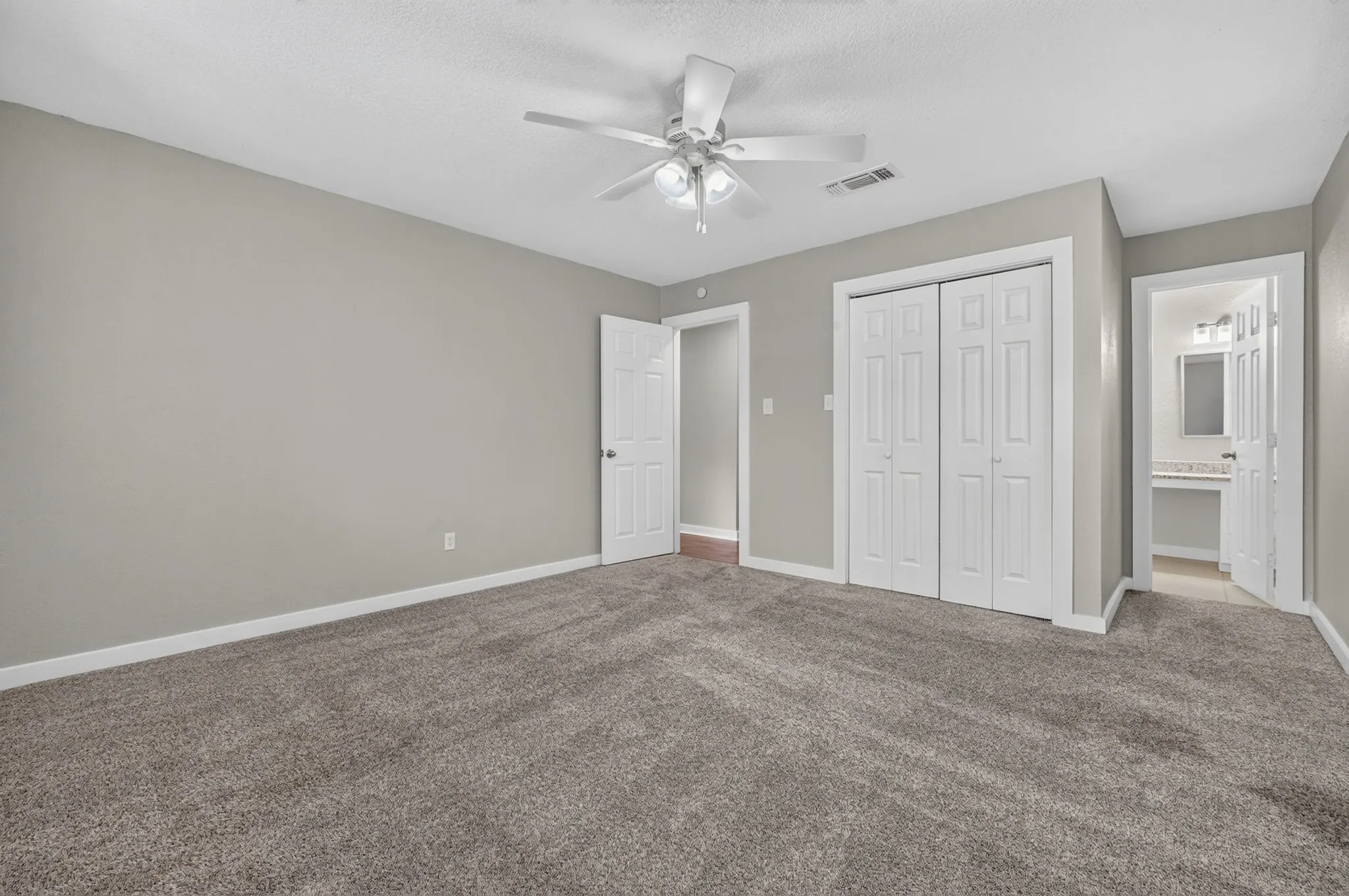 Single Family Residence For Sale in Palo Pinto County , 303 NW 32nd Street, Mineral Wells, Texas 76067, 5 Bedroom, 2 Bathroom, Garage spaces, 2,387 Sqft, built in 1967, mls#21386966, Real Estate Agent in Mineral Wells, Homes For Sale in Palo Pinto county, Homes For Sale in Mineral Wells, Realtor in Mineral Wells Texas, Real Estate Brokerage Independent Realty Texas, Luminita Cordes Realtor