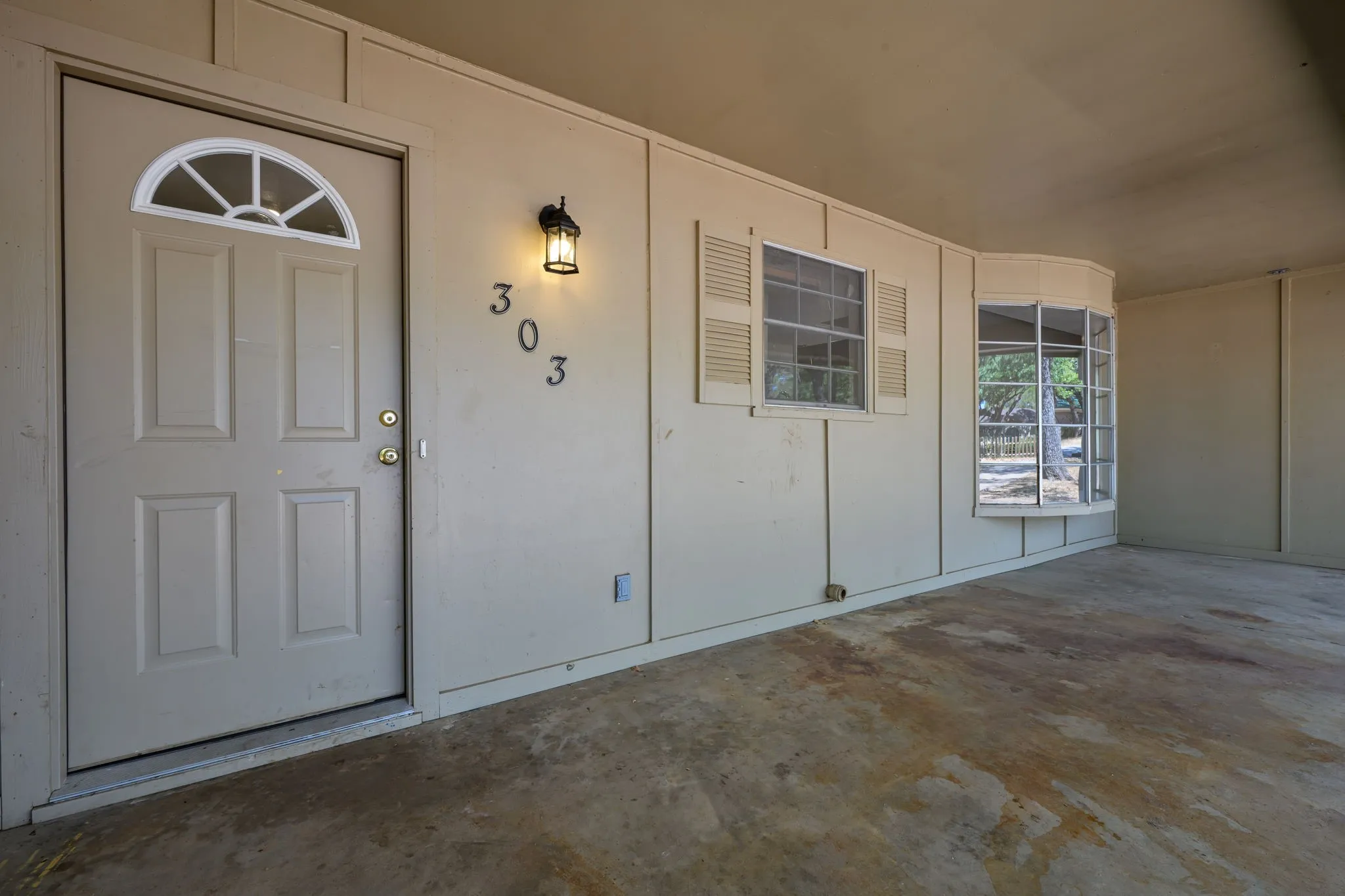 Single Family Residence For Sale in Palo Pinto County , 303 NW 32nd Street, Mineral Wells, Texas 76067, 5 Bedroom, 2 Bathroom, Garage spaces, 2,387 Sqft, built in 1967, mls#21386966, Real Estate Agent in Mineral Wells, Homes For Sale in Palo Pinto county, Homes For Sale in Mineral Wells, Realtor in Mineral Wells Texas, Real Estate Brokerage Independent Realty Texas, Luminita Cordes Realtor