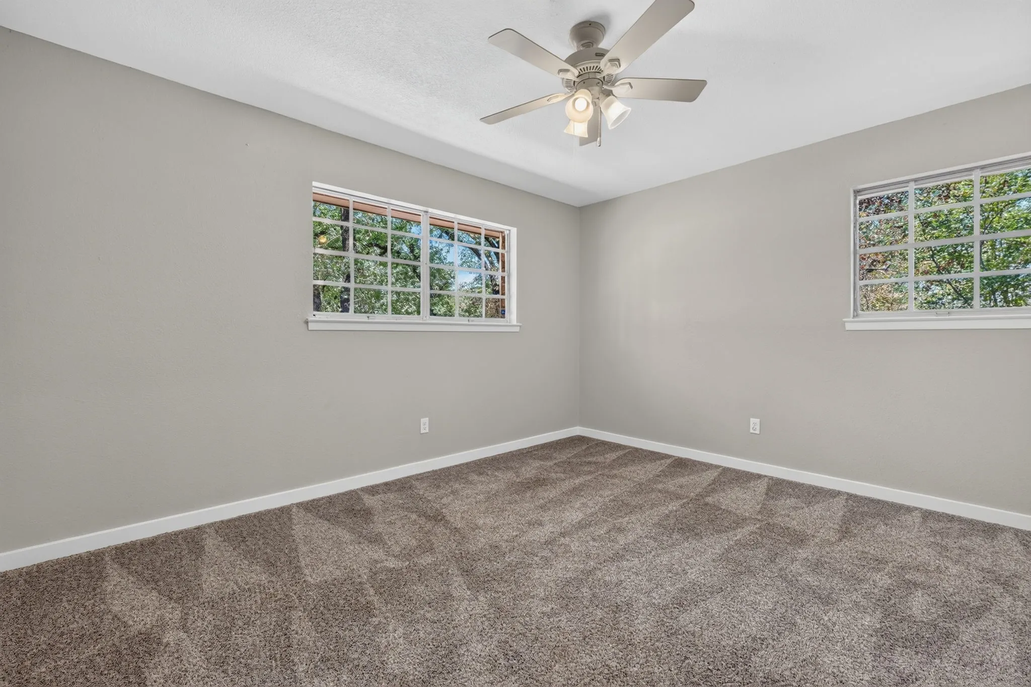 Single Family Residence For Sale in Palo Pinto County , 303 NW 32nd Street, Mineral Wells, Texas 76067, 5 Bedroom, 2 Bathroom, Garage spaces, 2,387 Sqft, built in 1967, mls#21386966, Real Estate Agent in Mineral Wells, Homes For Sale in Palo Pinto county, Homes For Sale in Mineral Wells, Realtor in Mineral Wells Texas, Real Estate Brokerage Independent Realty Texas, Luminita Cordes Realtor