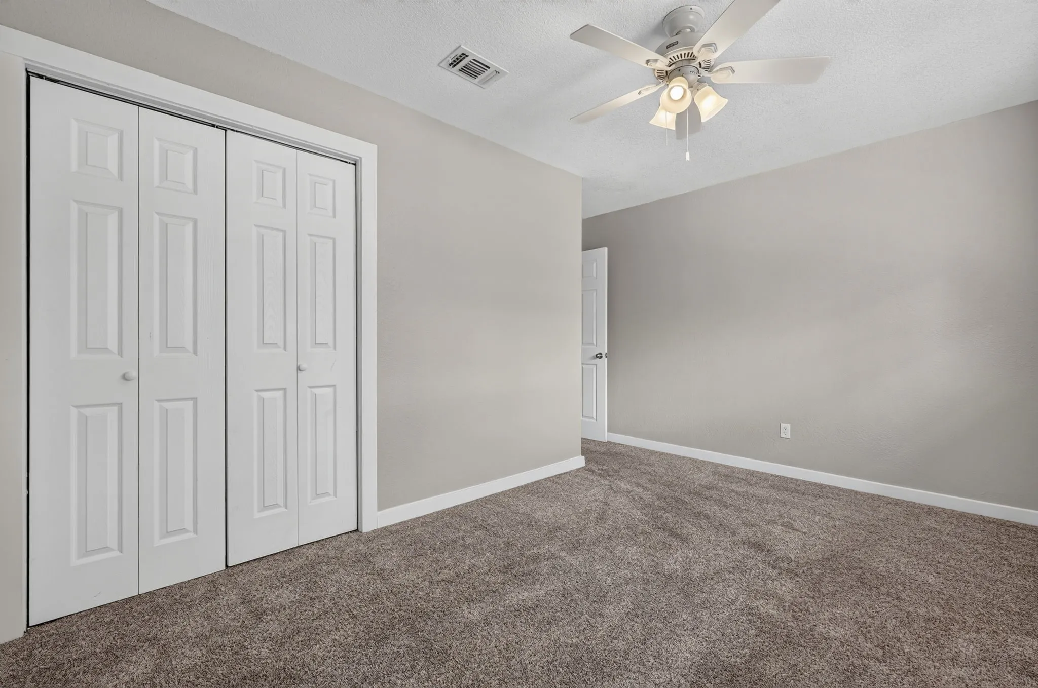 Single Family Residence For Sale in Palo Pinto County , 303 NW 32nd Street, Mineral Wells, Texas 76067, 5 Bedroom, 2 Bathroom, Garage spaces, 2,387 Sqft, built in 1967, mls#21386966, Real Estate Agent in Mineral Wells, Homes For Sale in Palo Pinto county, Homes For Sale in Mineral Wells, Realtor in Mineral Wells Texas, Real Estate Brokerage Independent Realty Texas, Luminita Cordes Realtor