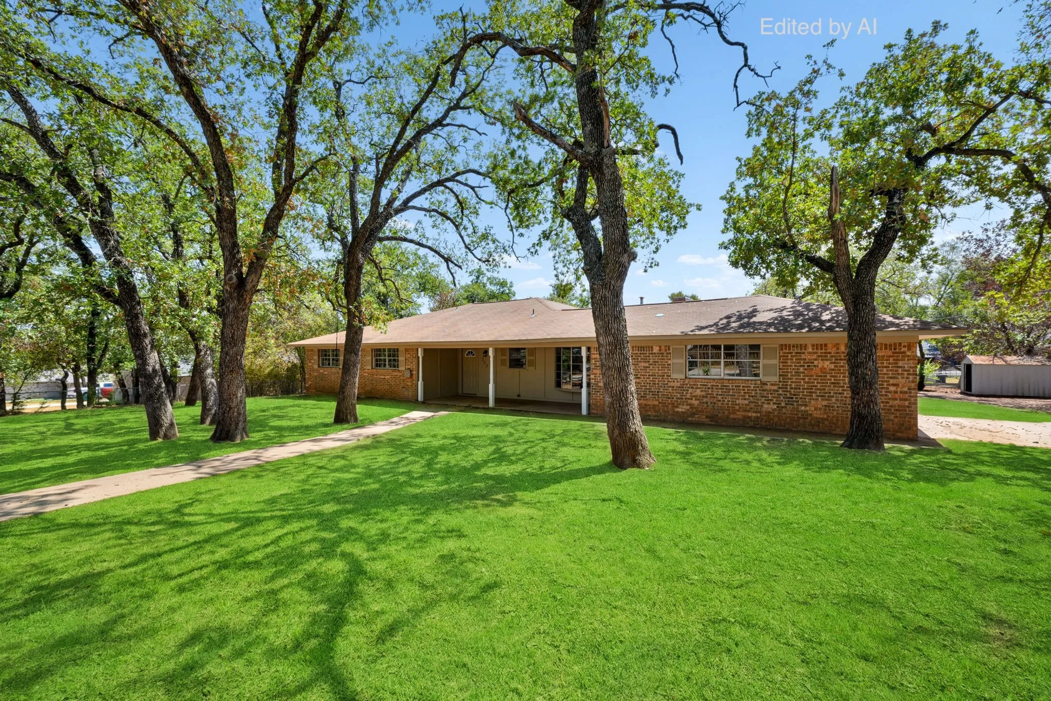Single Family Residence For Sale in Palo Pinto County , 303 NW 32nd Street, Mineral Wells, Texas 76067, 5 Bedroom, 2 Bathroom, Garage spaces, 2,387 Sqft, built in 1967, mls#21386966, Real Estate Agent in Mineral Wells, Homes For Sale in Palo Pinto county, Homes For Sale in Mineral Wells, Realtor in Mineral Wells Texas, Real Estate Brokerage Independent Realty Texas, Luminita Cordes Realtor