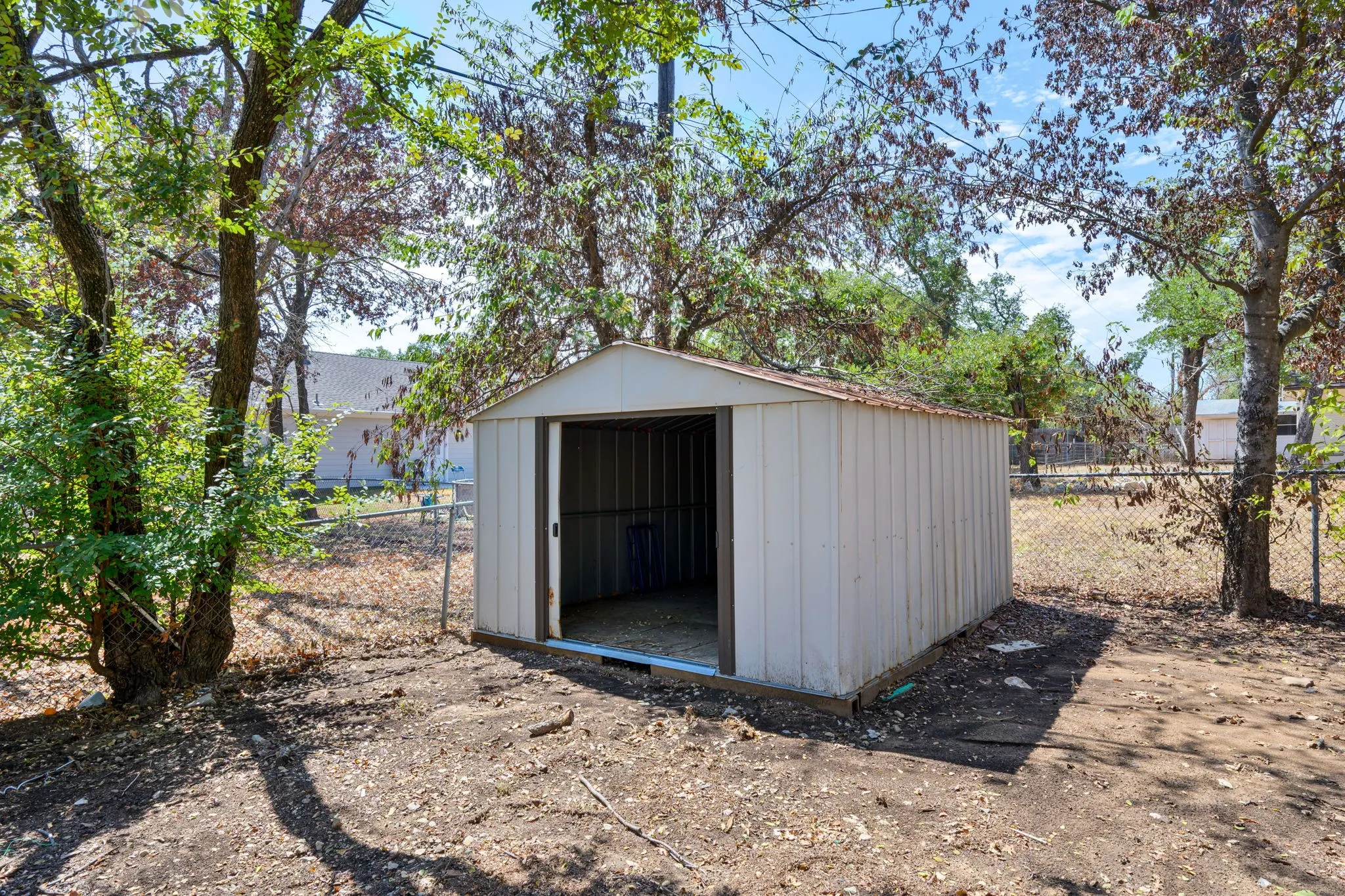 Single Family Residence For Sale in Palo Pinto County , 303 NW 32nd Street, Mineral Wells, Texas 76067, 5 Bedroom, 2 Bathroom, Garage spaces, 2,387 Sqft, built in 1967, mls#21386966, Real Estate Agent in Mineral Wells, Homes For Sale in Palo Pinto county, Homes For Sale in Mineral Wells, Realtor in Mineral Wells Texas, Real Estate Brokerage Independent Realty Texas, Luminita Cordes Realtor