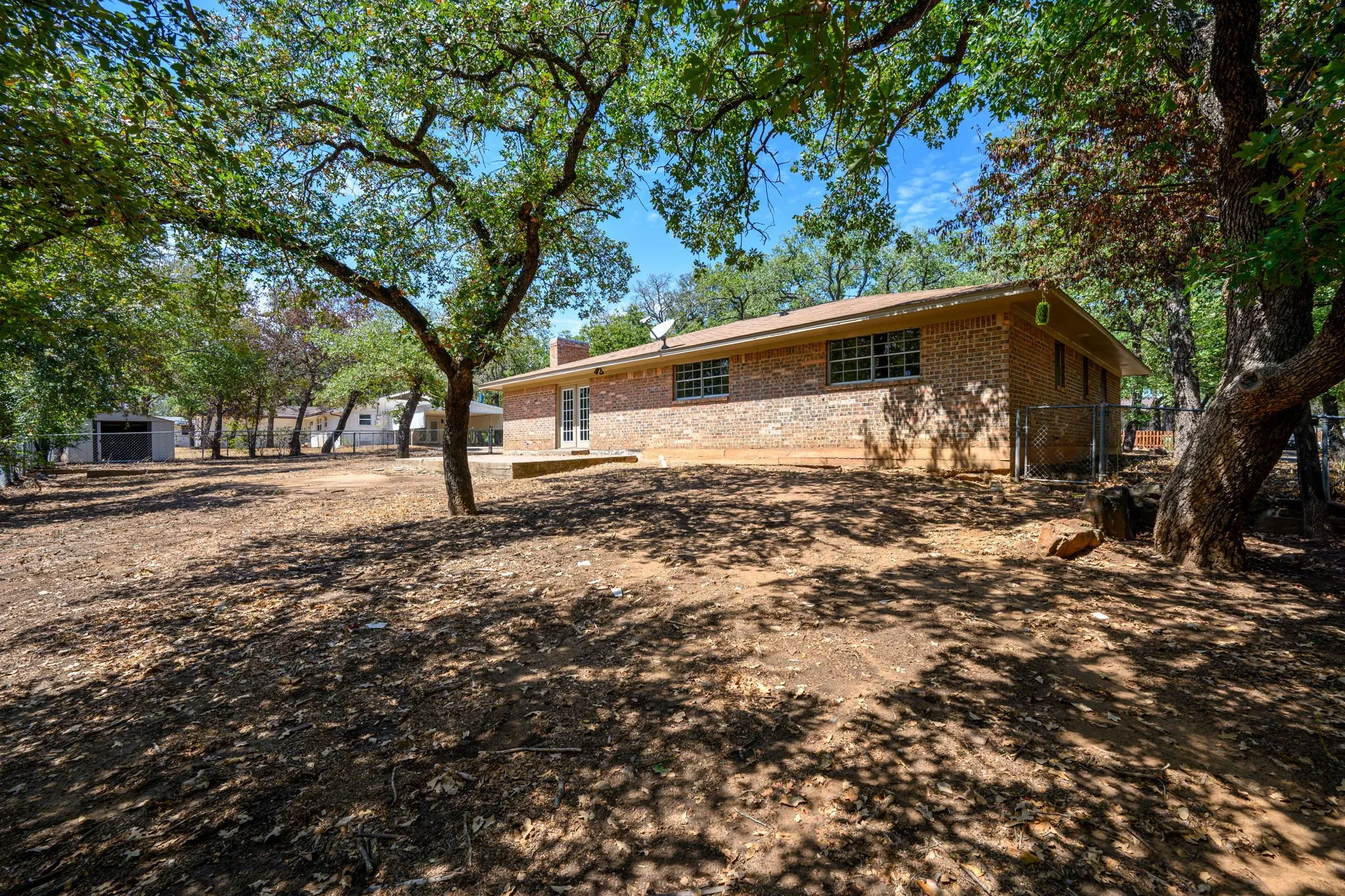 Single Family Residence For Sale in Palo Pinto County , 303 NW 32nd Street, Mineral Wells, Texas 76067, 5 Bedroom, 2 Bathroom, Garage spaces, 2,387 Sqft, built in 1967, mls#21386966, Real Estate Agent in Mineral Wells, Homes For Sale in Palo Pinto county, Homes For Sale in Mineral Wells, Realtor in Mineral Wells Texas, Real Estate Brokerage Independent Realty Texas, Luminita Cordes Realtor