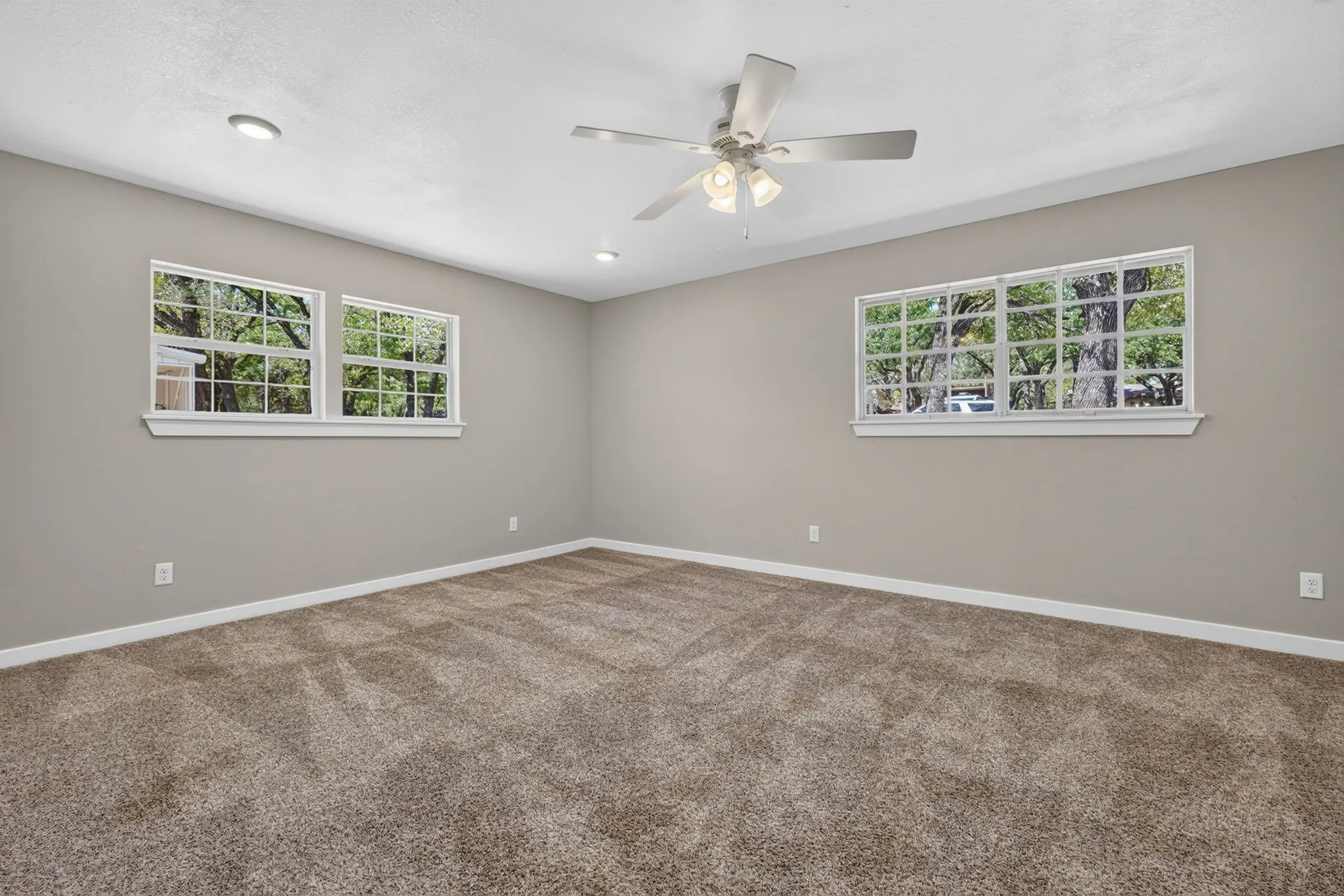 Single Family Residence For Sale in Palo Pinto County , 303 NW 32nd Street, Mineral Wells, Texas 76067, 5 Bedroom, 2 Bathroom, Garage spaces, 2,387 Sqft, built in 1967, mls#21386966, Real Estate Agent in Mineral Wells, Homes For Sale in Palo Pinto county, Homes For Sale in Mineral Wells, Realtor in Mineral Wells Texas, Real Estate Brokerage Independent Realty Texas, Luminita Cordes Realtor