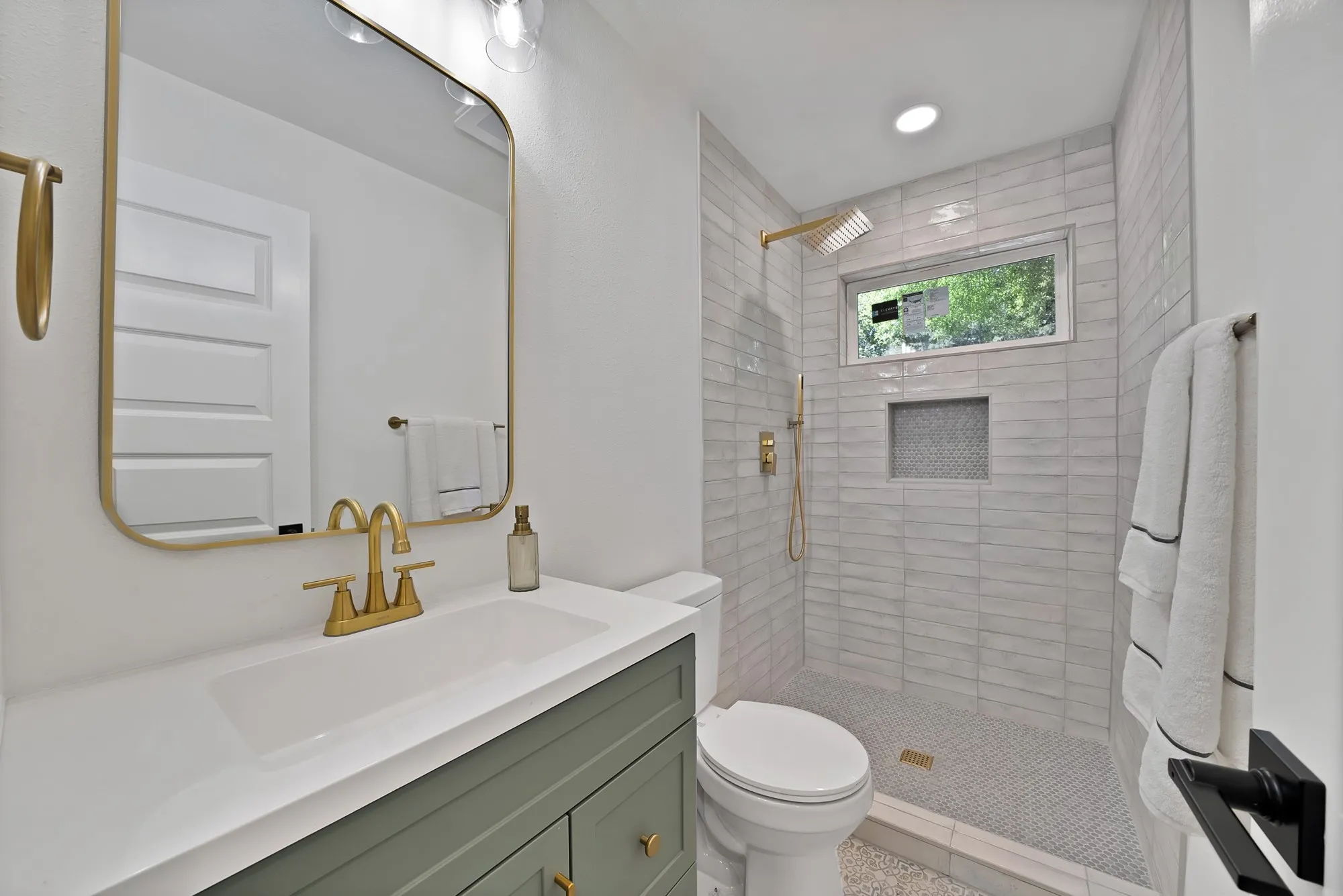 Single Family Residence For Sale in Dallas County , 2926 Hillglenn Road, Dallas, Texas 75228, 4 Bedroom, 2 Bathroom, Garage spaces, 1,824 Sqft, built in 1955, mls#21386972, Real Estate Agent in Dallas, Homes For Sale in Dallas county, Homes For Sale in Dallas, Realtor in Dallas Texas, Real Estate Brokerage Independent Realty Texas, Luminita Cordes Realtor