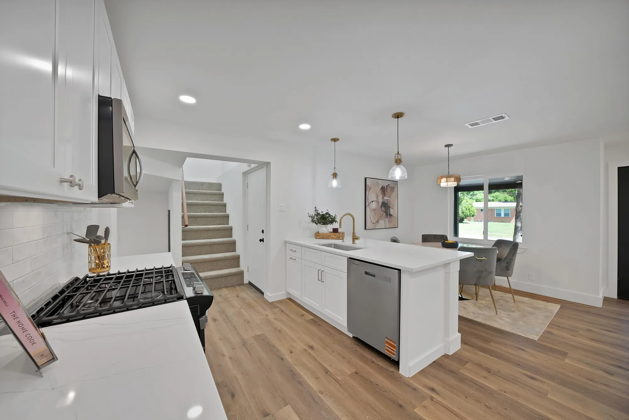 Single Family Residence For Sale in Dallas County , 2926 Hillglenn Road, Dallas, Texas 75228, 4 Bedroom, 2 Bathroom, Garage spaces, 1,824 Sqft, built in 1955, mls#21386972, Real Estate Agent in Dallas, Homes For Sale in Dallas county, Homes For Sale in Dallas, Realtor in Dallas Texas, Real Estate Brokerage Independent Realty Texas, Luminita Cordes Realtor
