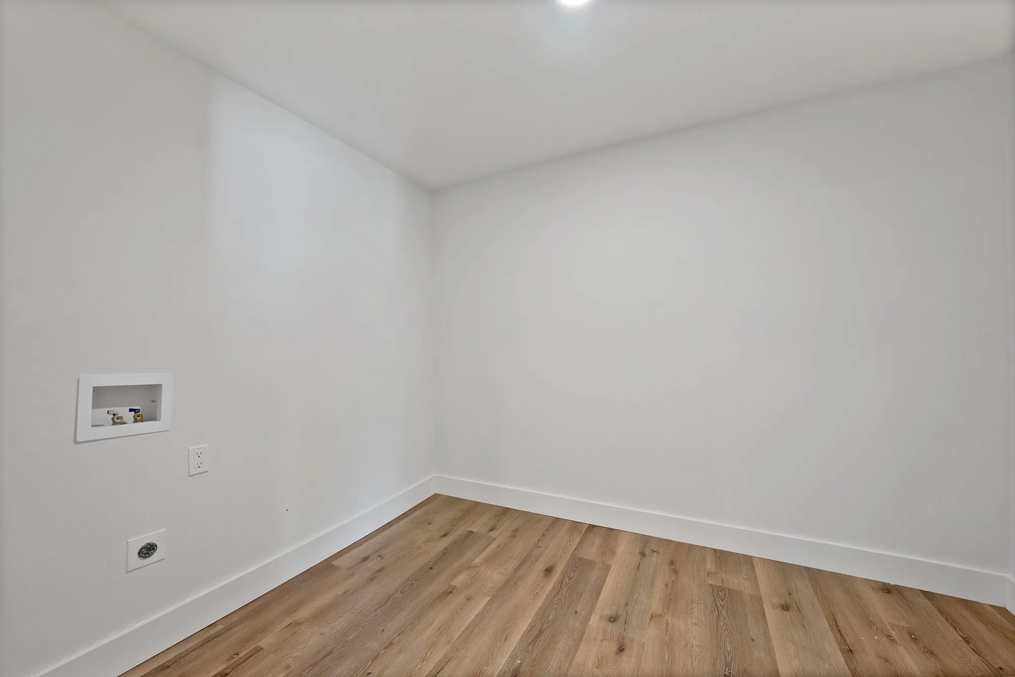 Single Family Residence For Sale in Dallas County , 2926 Hillglenn Road, Dallas, Texas 75228, 4 Bedroom, 2 Bathroom, Garage spaces, 1,824 Sqft, built in 1955, mls#21386972, Real Estate Agent in Dallas, Homes For Sale in Dallas county, Homes For Sale in Dallas, Realtor in Dallas Texas, Real Estate Brokerage Independent Realty Texas, Luminita Cordes Realtor