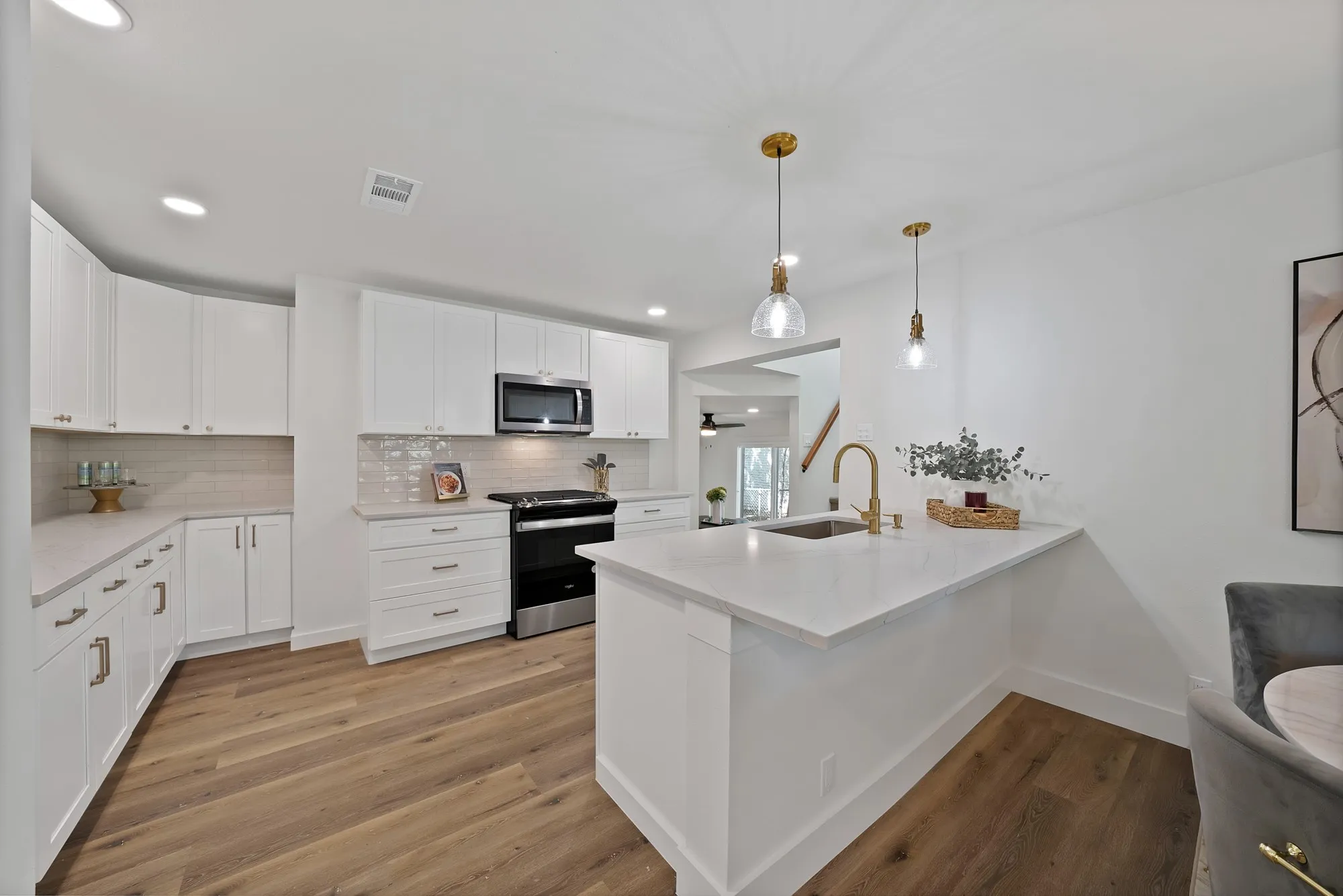 Single Family Residence For Sale in Dallas County , 2926 Hillglenn Road, Dallas, Texas 75228, 4 Bedroom, 2 Bathroom, Garage spaces, 1,824 Sqft, built in 1955, mls#21386972, Real Estate Agent in Dallas, Homes For Sale in Dallas county, Homes For Sale in Dallas, Realtor in Dallas Texas, Real Estate Brokerage Independent Realty Texas, Luminita Cordes Realtor