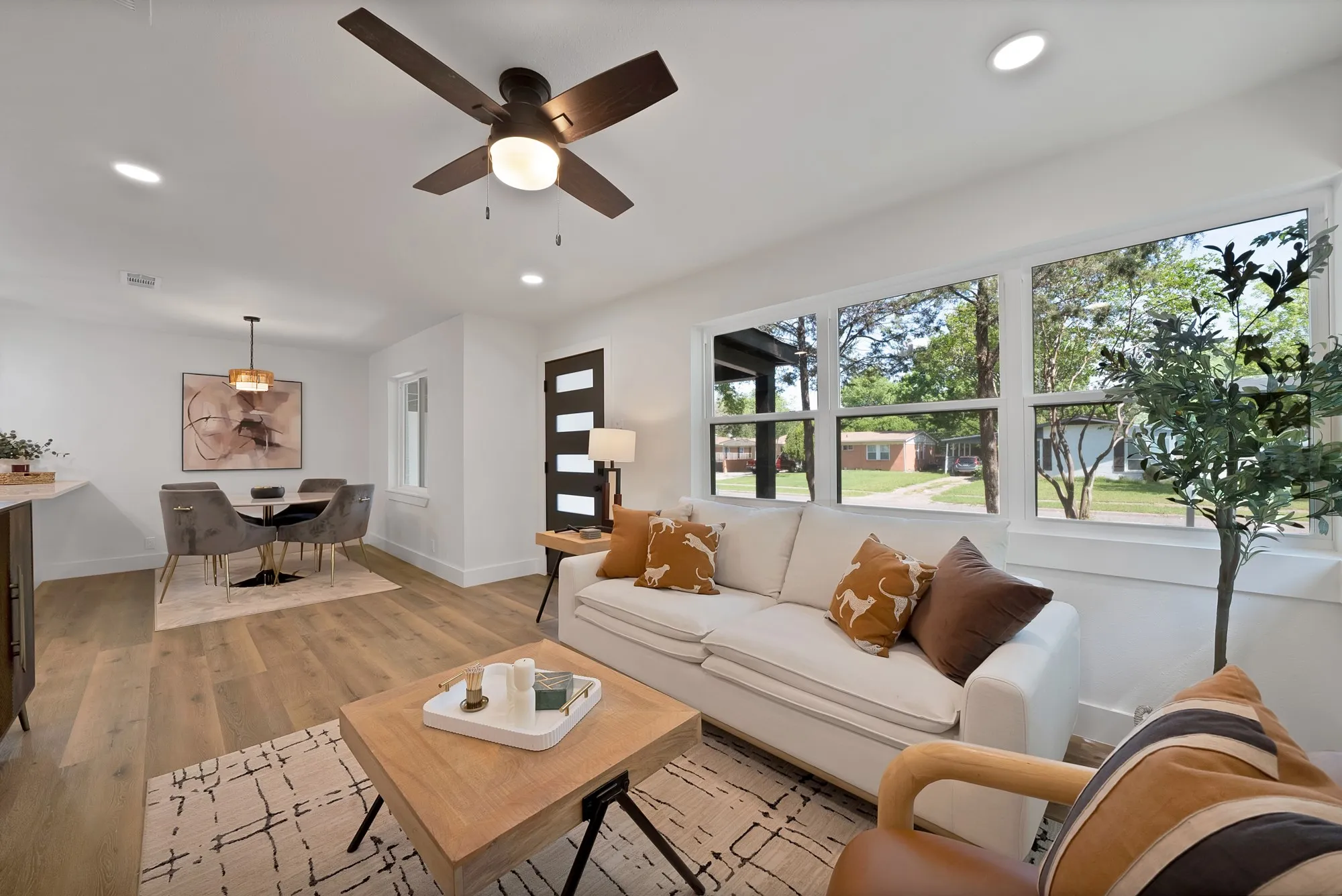Single Family Residence For Sale in Dallas County , 2926 Hillglenn Road, Dallas, Texas 75228, 4 Bedroom, 2 Bathroom, Garage spaces, 1,824 Sqft, built in 1955, mls#21386972, Real Estate Agent in Dallas, Homes For Sale in Dallas county, Homes For Sale in Dallas, Realtor in Dallas Texas, Real Estate Brokerage Independent Realty Texas, Luminita Cordes Realtor