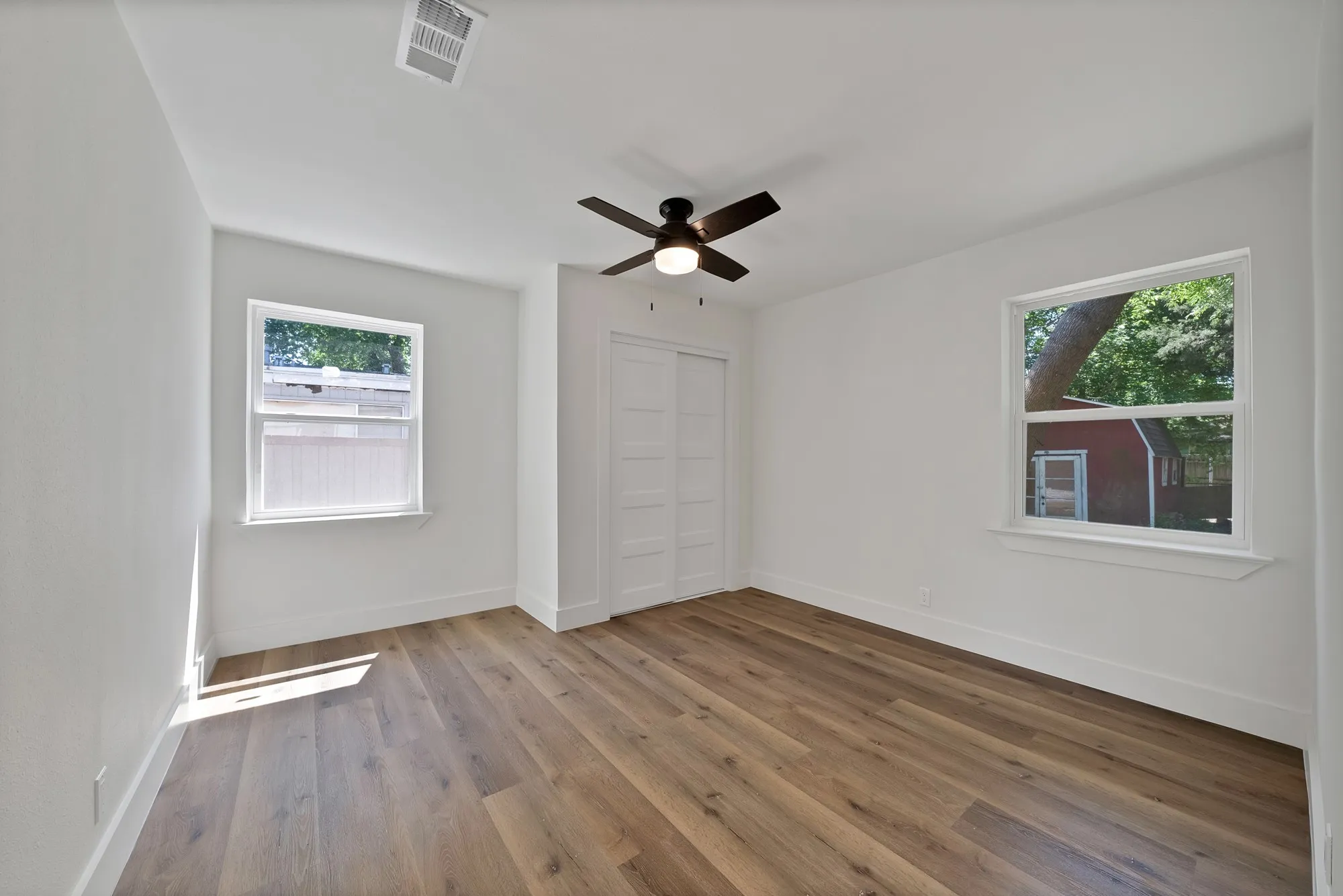 Single Family Residence For Sale in Dallas County , 2926 Hillglenn Road, Dallas, Texas 75228, 4 Bedroom, 2 Bathroom, Garage spaces, 1,824 Sqft, built in 1955, mls#21386972, Real Estate Agent in Dallas, Homes For Sale in Dallas county, Homes For Sale in Dallas, Realtor in Dallas Texas, Real Estate Brokerage Independent Realty Texas, Luminita Cordes Realtor