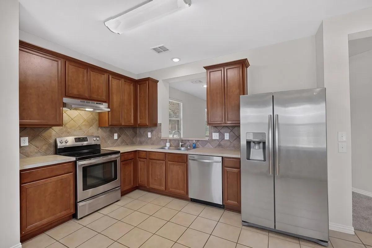 Townhouse For Rent in Denton County , 7217 Mediterranean Drive, Plano, Texas 75093, 2 Bedroom, 2 Bathroom, 2 Garage spaces, 1,562 Sqft, built in 2005, mls#21386992, Real Estate Agent in Plano, Homes For Rent in Denton county, Homes For Rent in Plano, Realtor in Plano Texas, Real Estate Brokerage Independent Realty Texas, Luminita Cordes Realtor