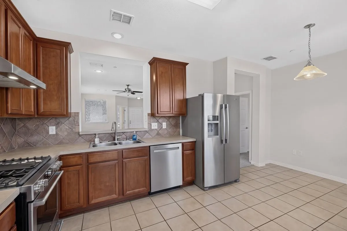Townhouse For Rent in Denton County , 7217 Mediterranean Drive, Plano, Texas 75093, 2 Bedroom, 2 Bathroom, 2 Garage spaces, 1,562 Sqft, built in 2005, mls#21386992, Real Estate Agent in Plano, Homes For Rent in Denton county, Homes For Rent in Plano, Realtor in Plano Texas, Real Estate Brokerage Independent Realty Texas, Luminita Cordes Realtor