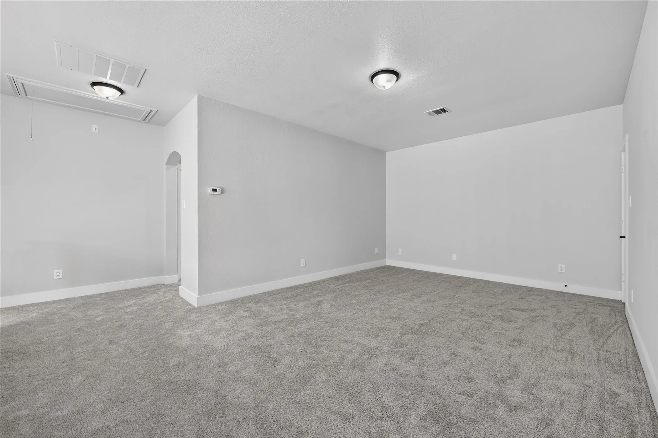 Townhouse For Sale in Tarrant County , 1412 Ravenwood Drive, Mansfield, Texas 76063, 4 Bedroom, 3 Bathroom, 2 Garage spaces, 2,324 Sqft, built in 2006, mls#21374925, Real Estate Agent in Mansfield, Homes For Sale in Tarrant county, Homes For Sale in Mansfield, Realtor in Mansfield Texas, Real Estate Brokerage Independent Realty Texas, Luminita Cordes Realtor