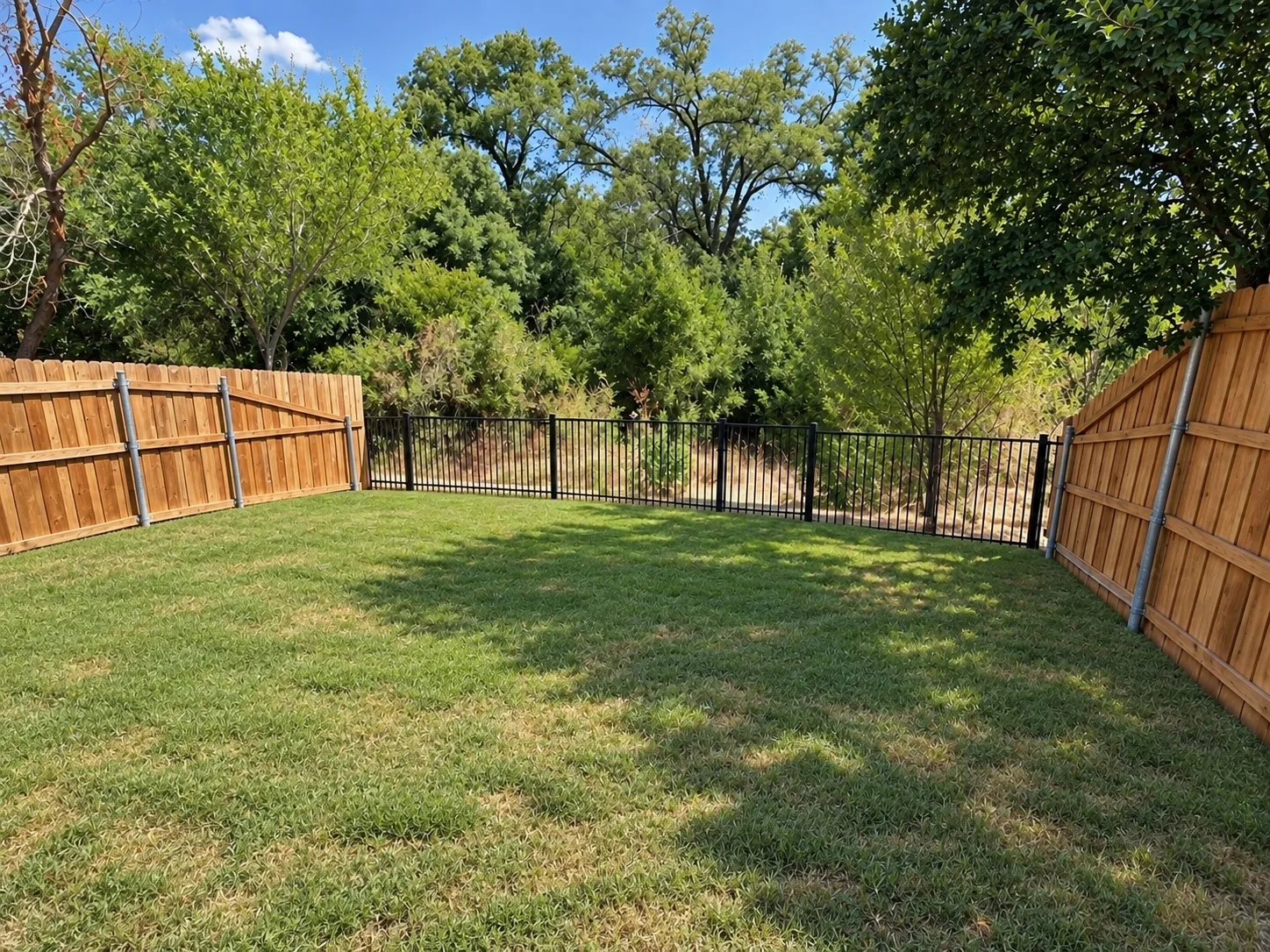 Townhouse For Sale in Tarrant County , 1412 Ravenwood Drive, Mansfield, Texas 76063, 4 Bedroom, 3 Bathroom, 2 Garage spaces, 2,324 Sqft, built in 2006, mls#21374925, Real Estate Agent in Mansfield, Homes For Sale in Tarrant county, Homes For Sale in Mansfield, Realtor in Mansfield Texas, Real Estate Brokerage Independent Realty Texas, Luminita Cordes Realtor