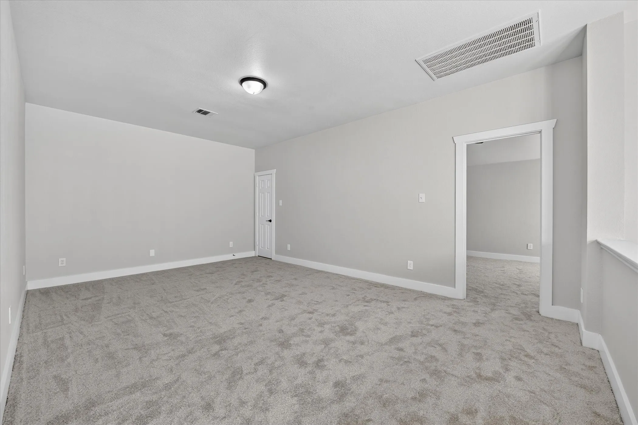 Townhouse For Sale in Tarrant County , 1412 Ravenwood Drive, Mansfield, Texas 76063, 4 Bedroom, 3 Bathroom, 2 Garage spaces, 2,324 Sqft, built in 2006, mls#21374925, Real Estate Agent in Mansfield, Homes For Sale in Tarrant county, Homes For Sale in Mansfield, Realtor in Mansfield Texas, Real Estate Brokerage Independent Realty Texas, Luminita Cordes Realtor