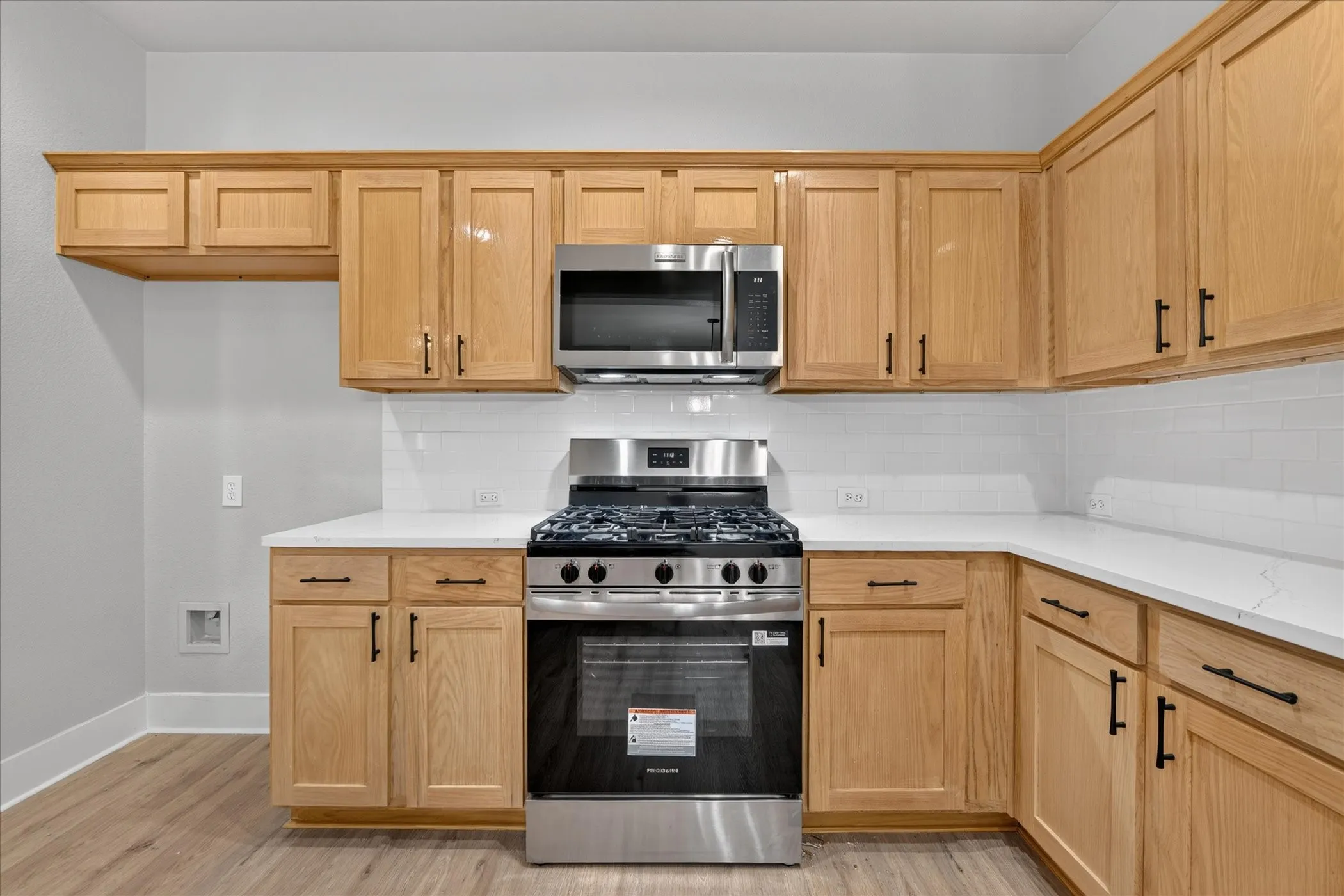 Townhouse For Sale in Tarrant County , 1412 Ravenwood Drive, Mansfield, Texas 76063, 4 Bedroom, 3 Bathroom, 2 Garage spaces, 2,324 Sqft, built in 2006, mls#21374925, Real Estate Agent in Mansfield, Homes For Sale in Tarrant county, Homes For Sale in Mansfield, Realtor in Mansfield Texas, Real Estate Brokerage Independent Realty Texas, Luminita Cordes Realtor